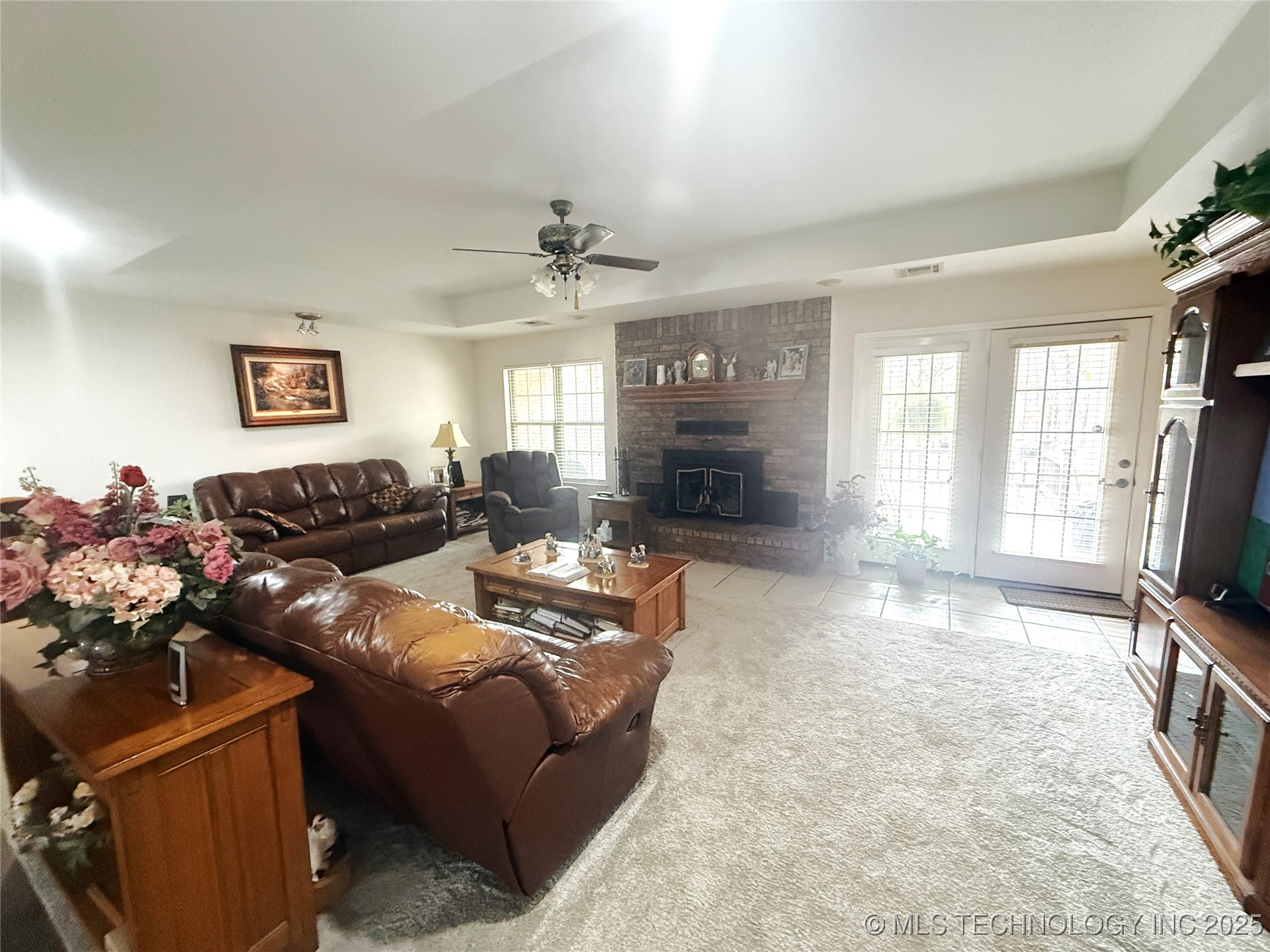 2103 W George Property Photo 4