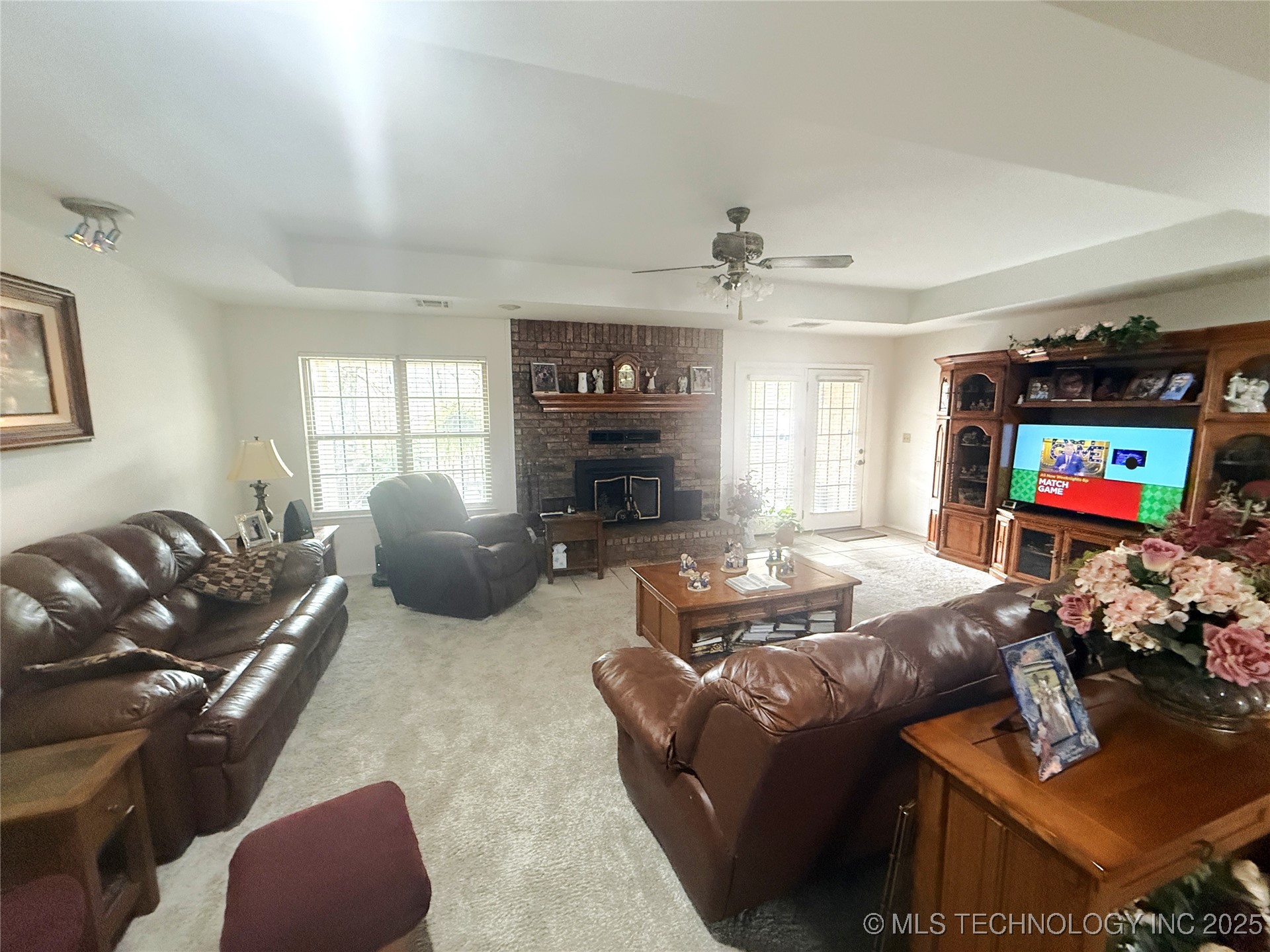 2103 W George Property Photo 5