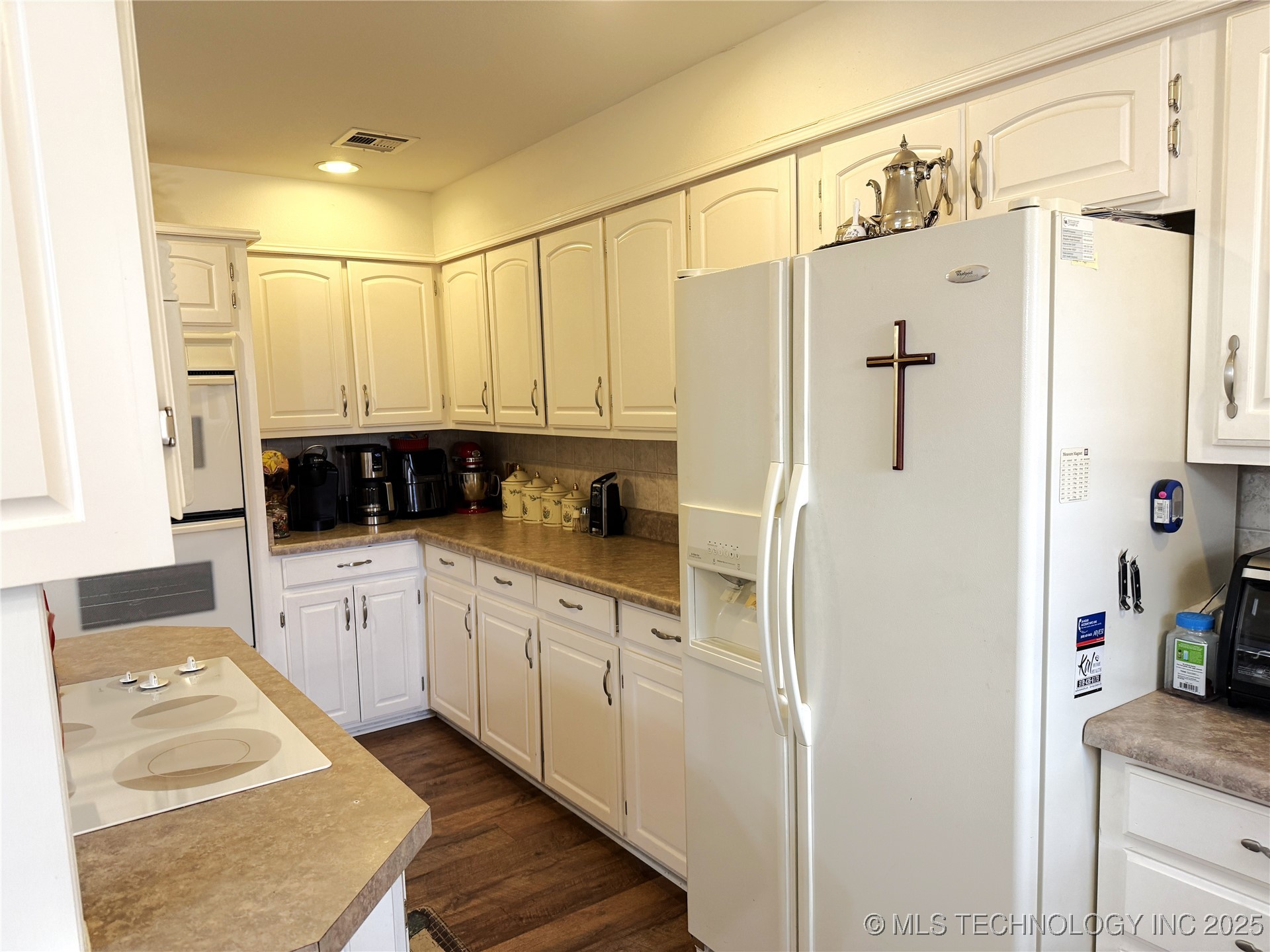 2103 W George Property Photo 8