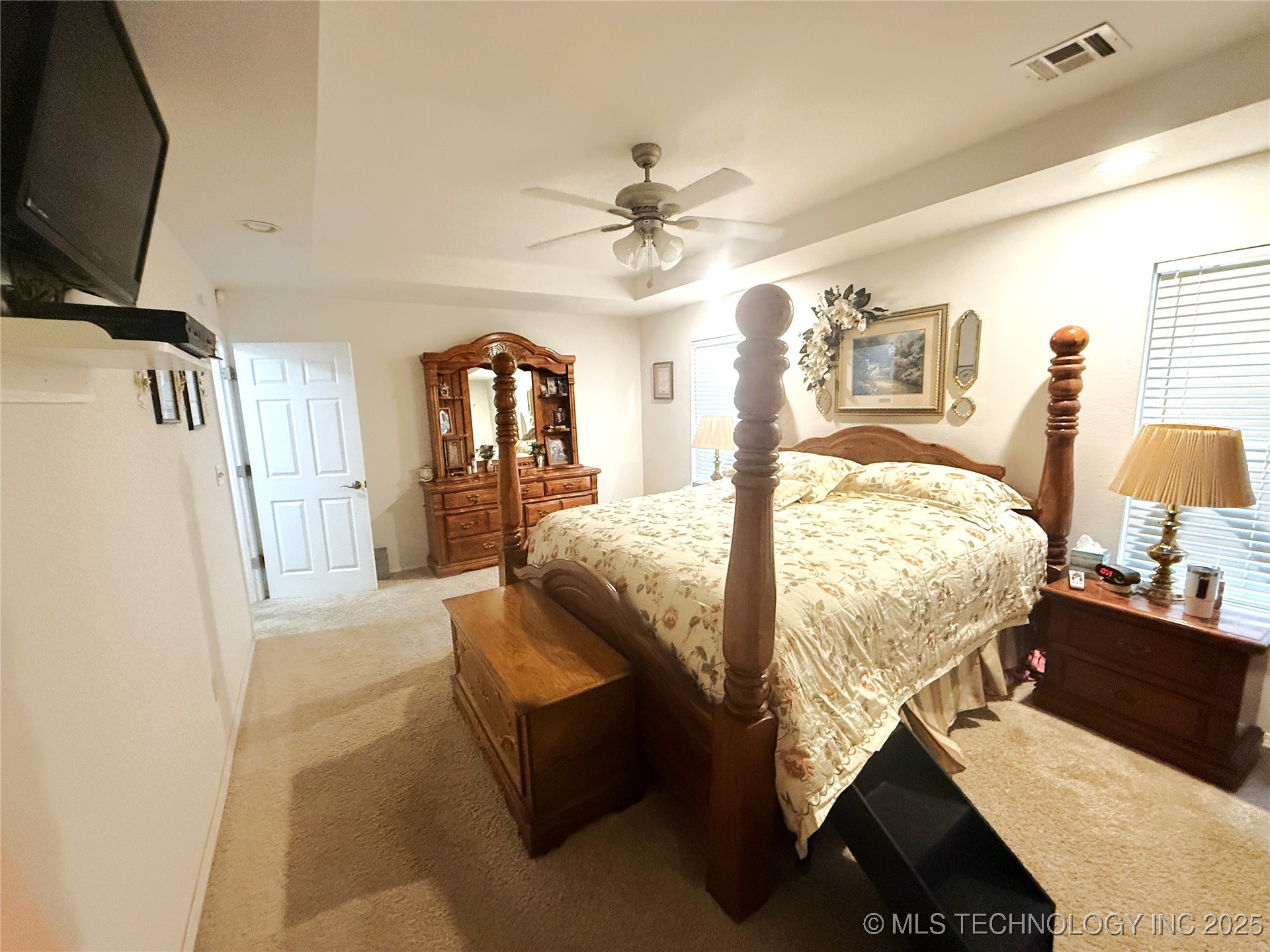 2103 W George Property Photo 11