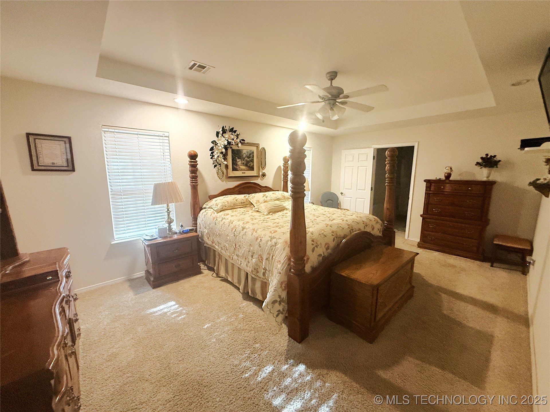 2103 W George Property Photo 12