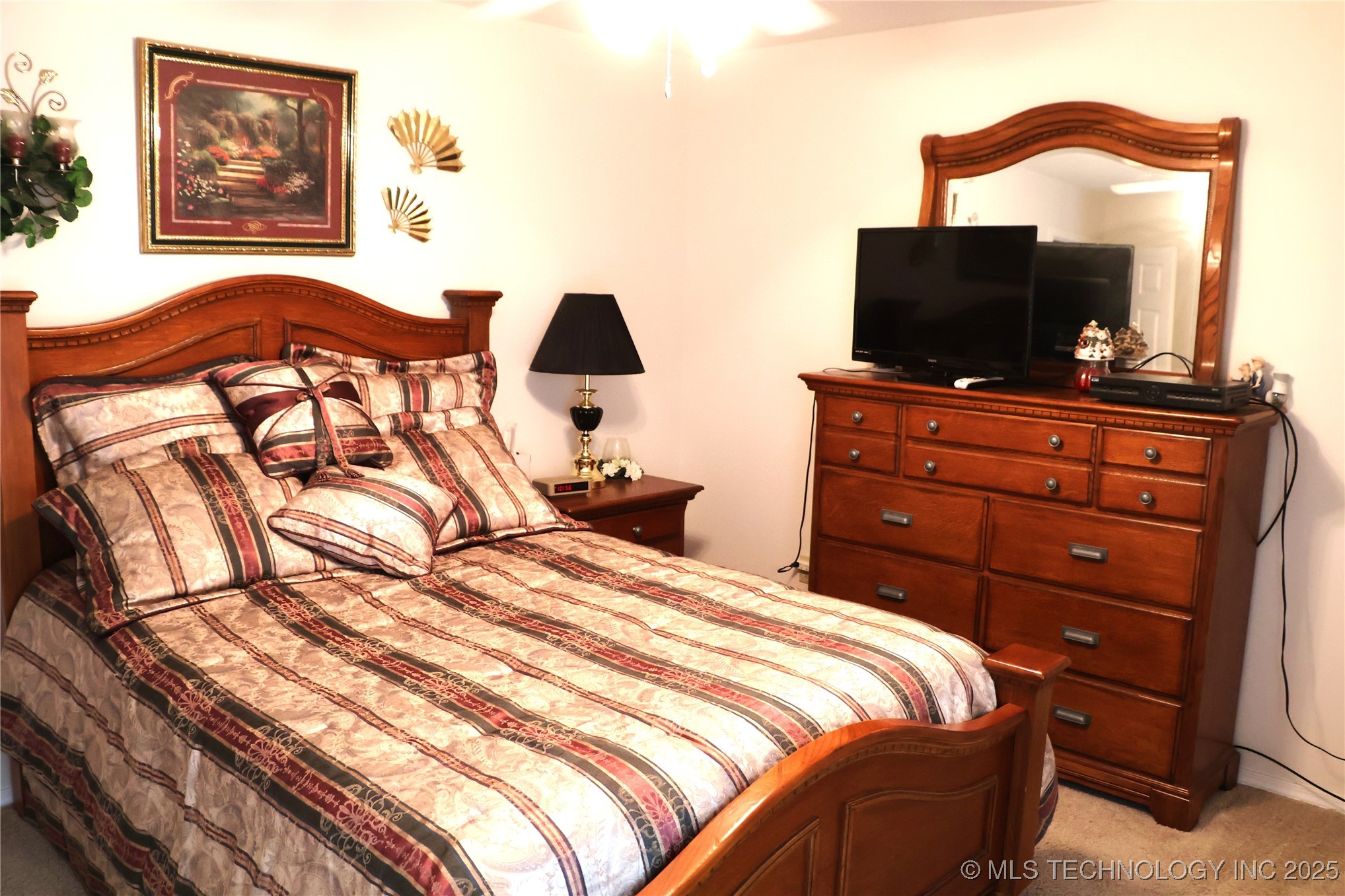 2103 W George Property Photo 15