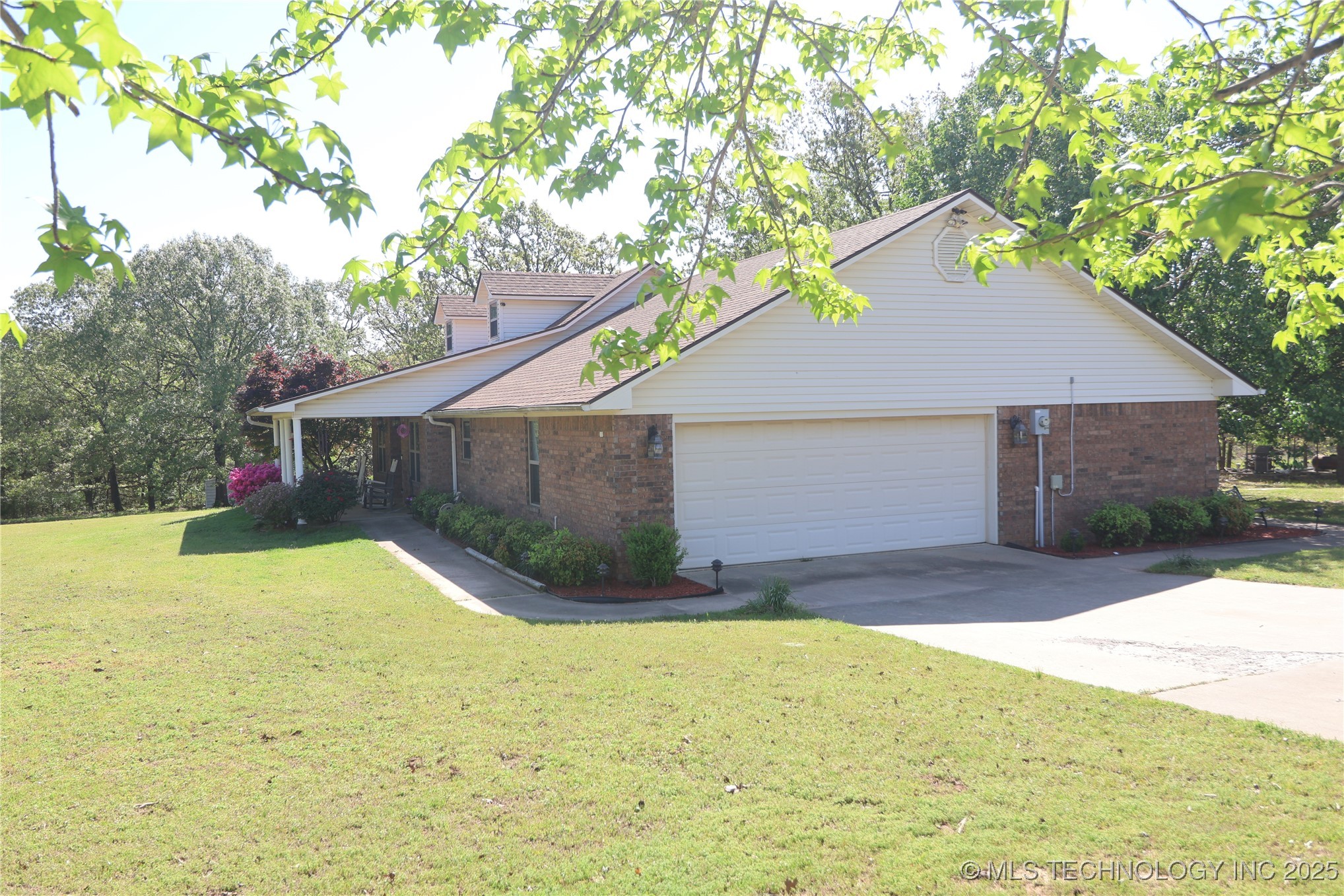 2103 W George Property Photo 21
