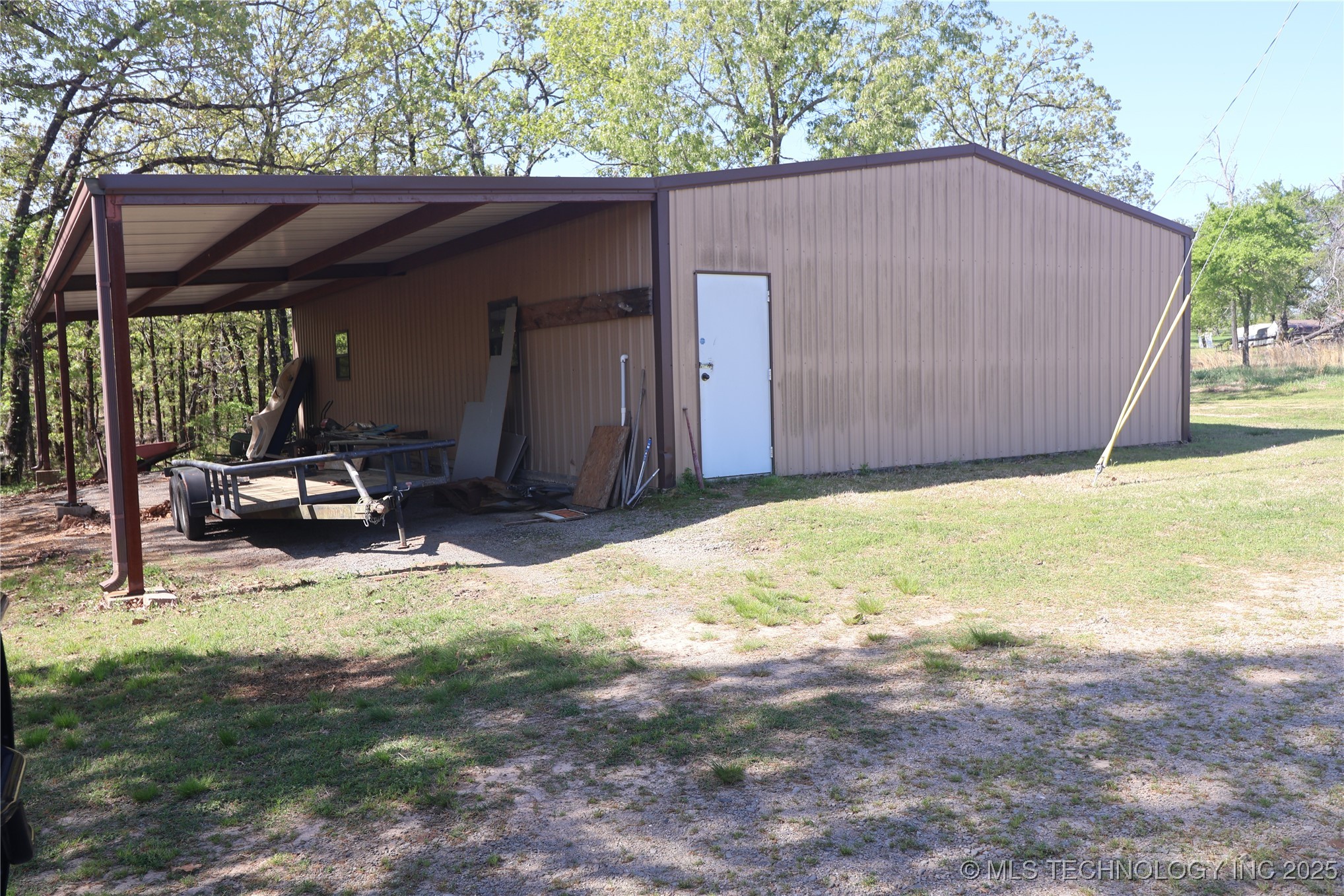 2103 W George Property Photo 22