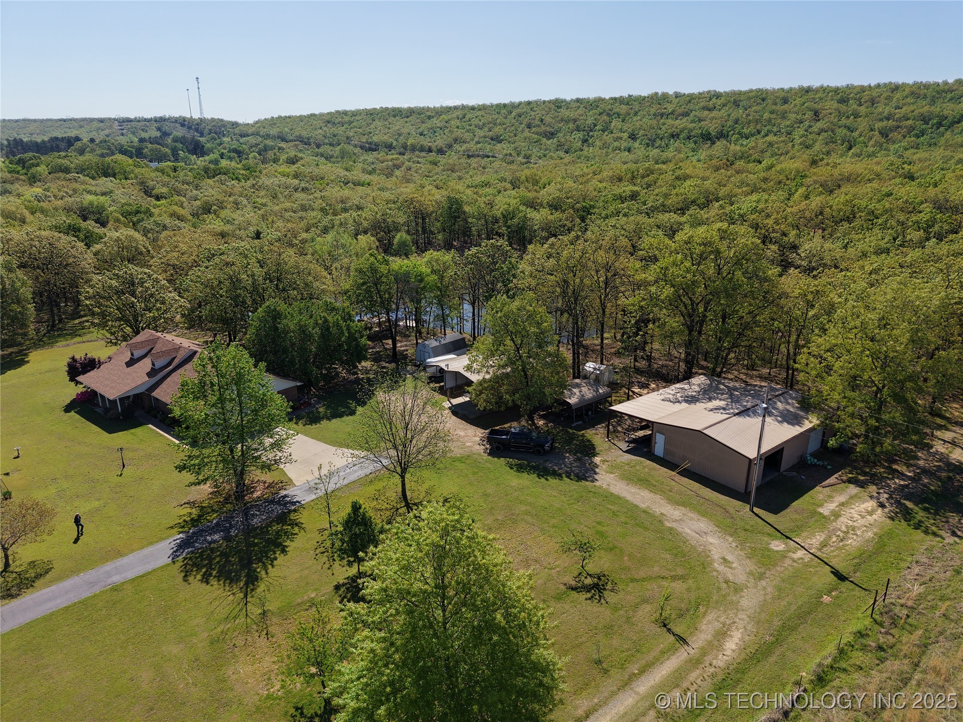 2103 W George Property Photo 28