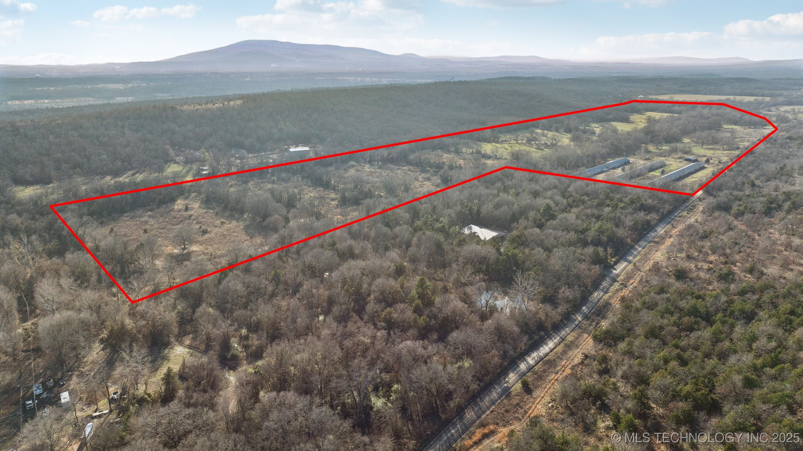 19357 Poker Bend Road Property Photo 3