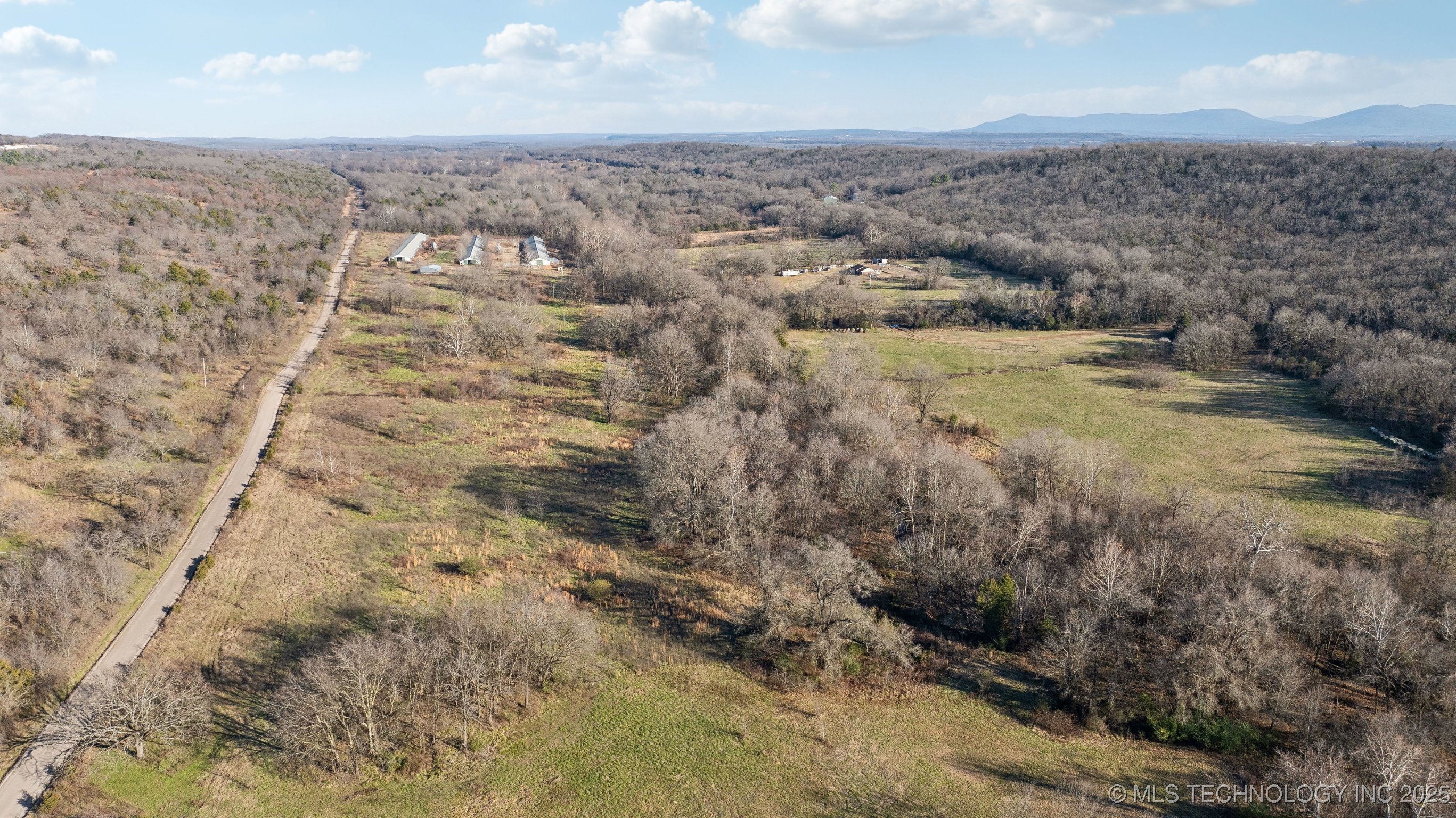 19357 Poker Bend Road Property Photo 13