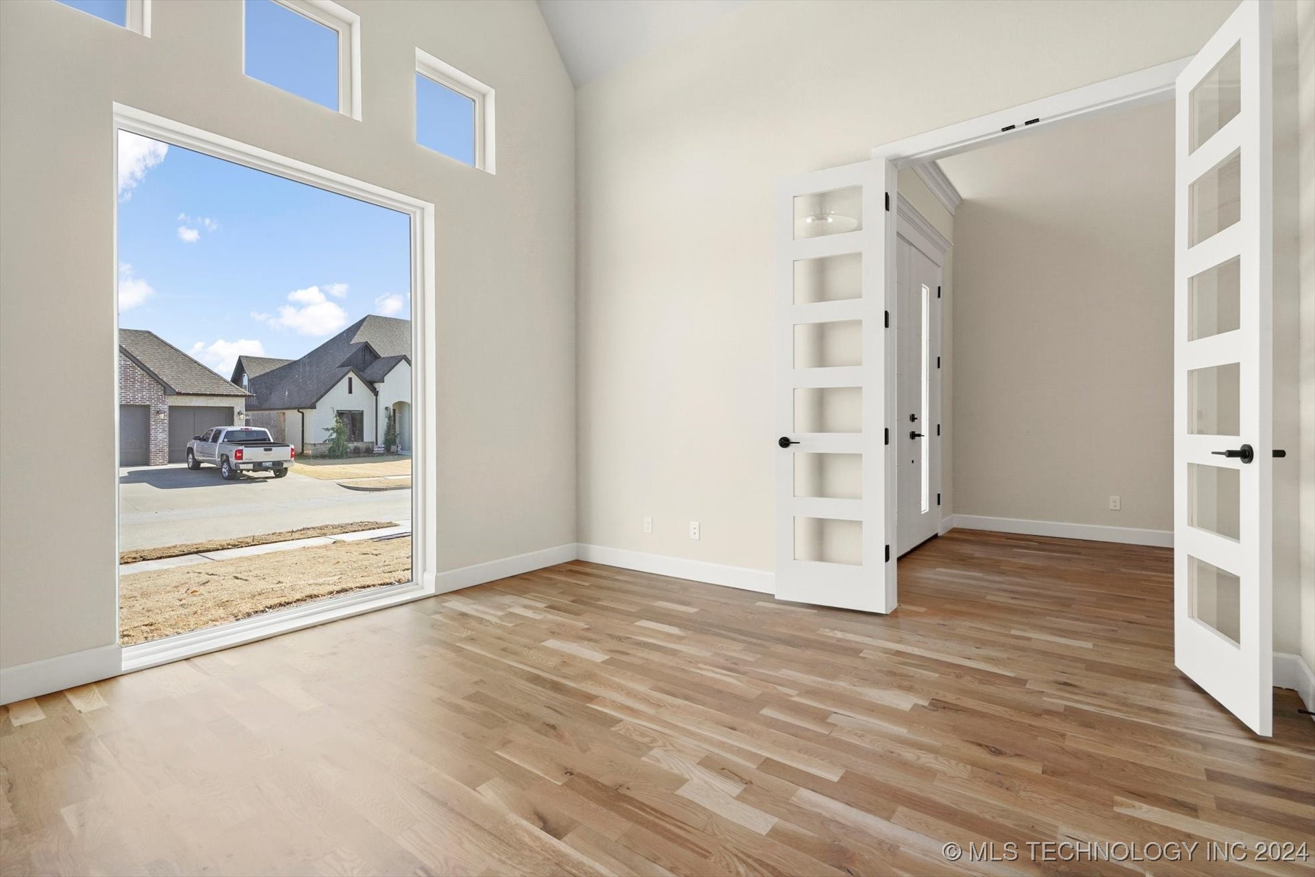 4466 S 173 East Avenue E Property Photo 4