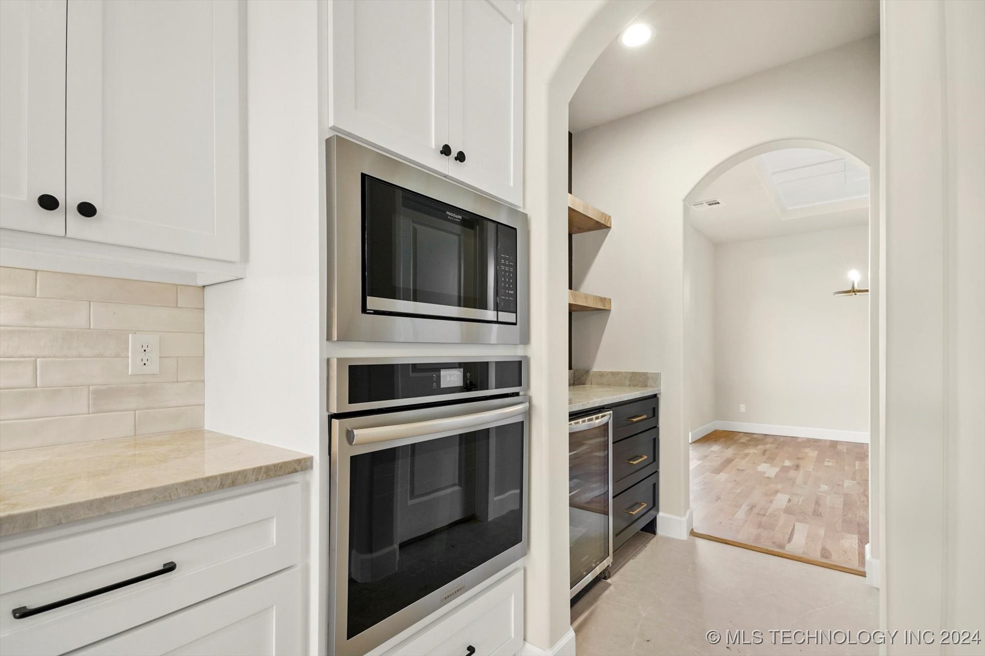 4466 S 173 East Avenue E Property Photo 15