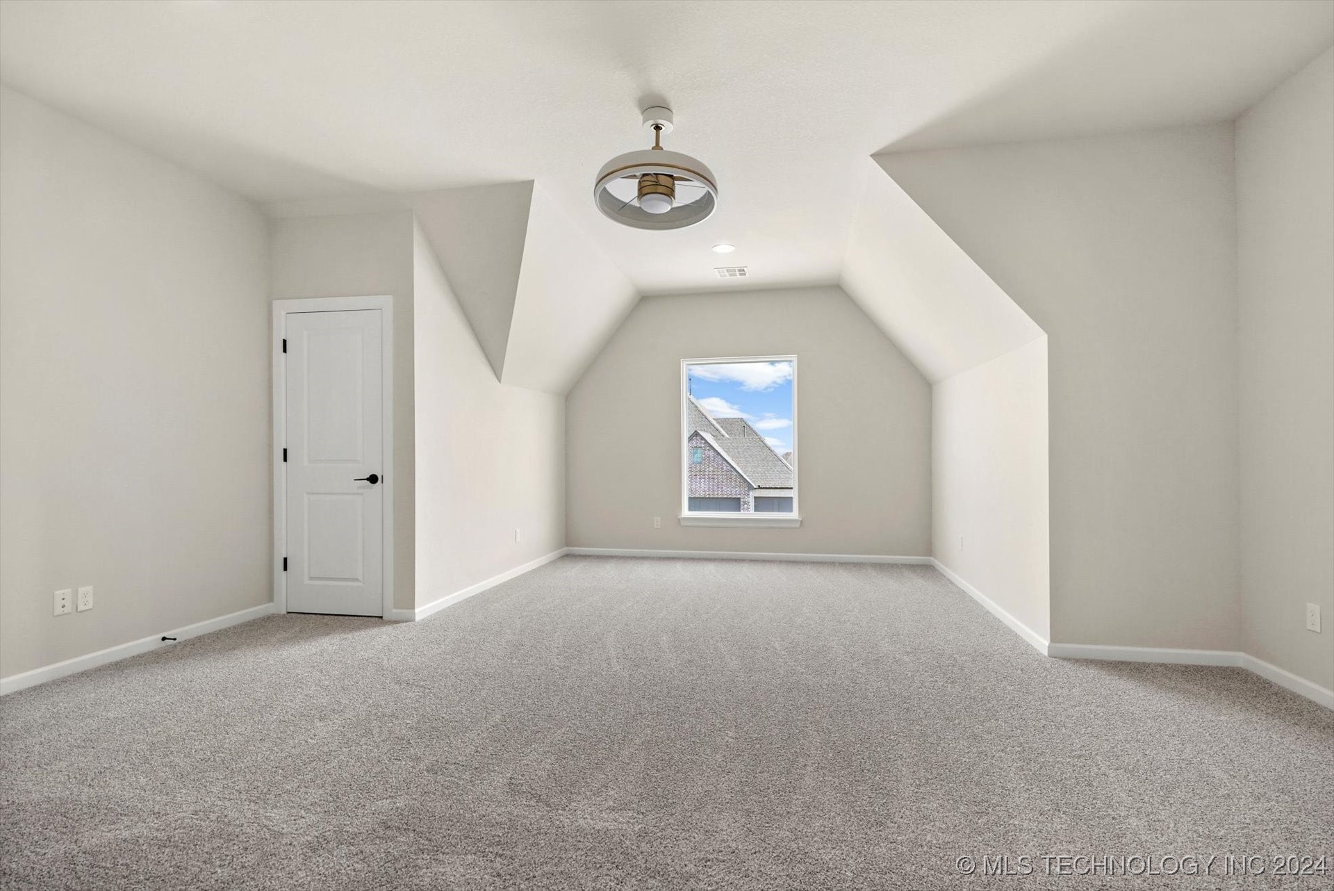 4466 S 173 East Avenue E Property Photo 32