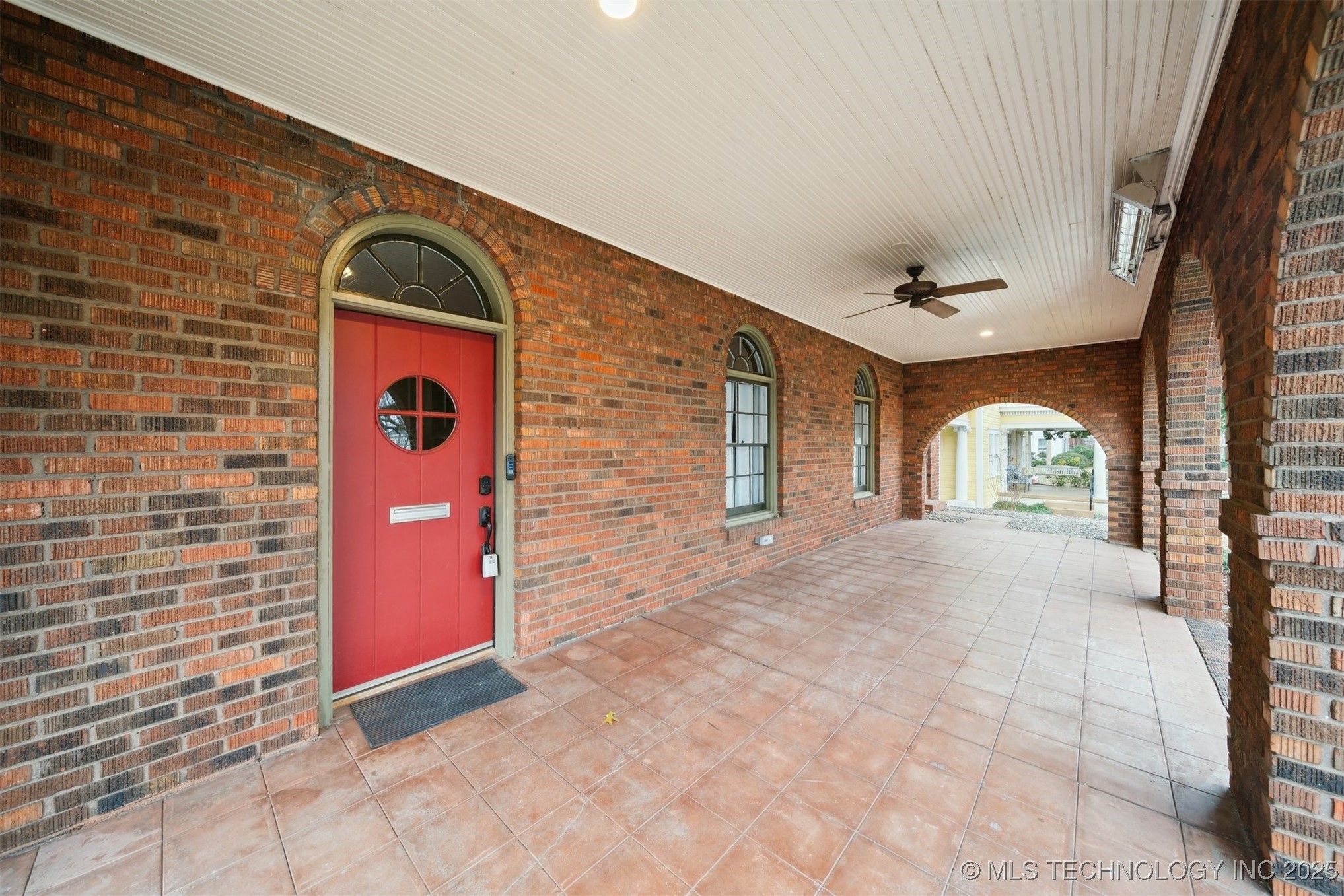 1533 S Madison Avenue Property Photo 3