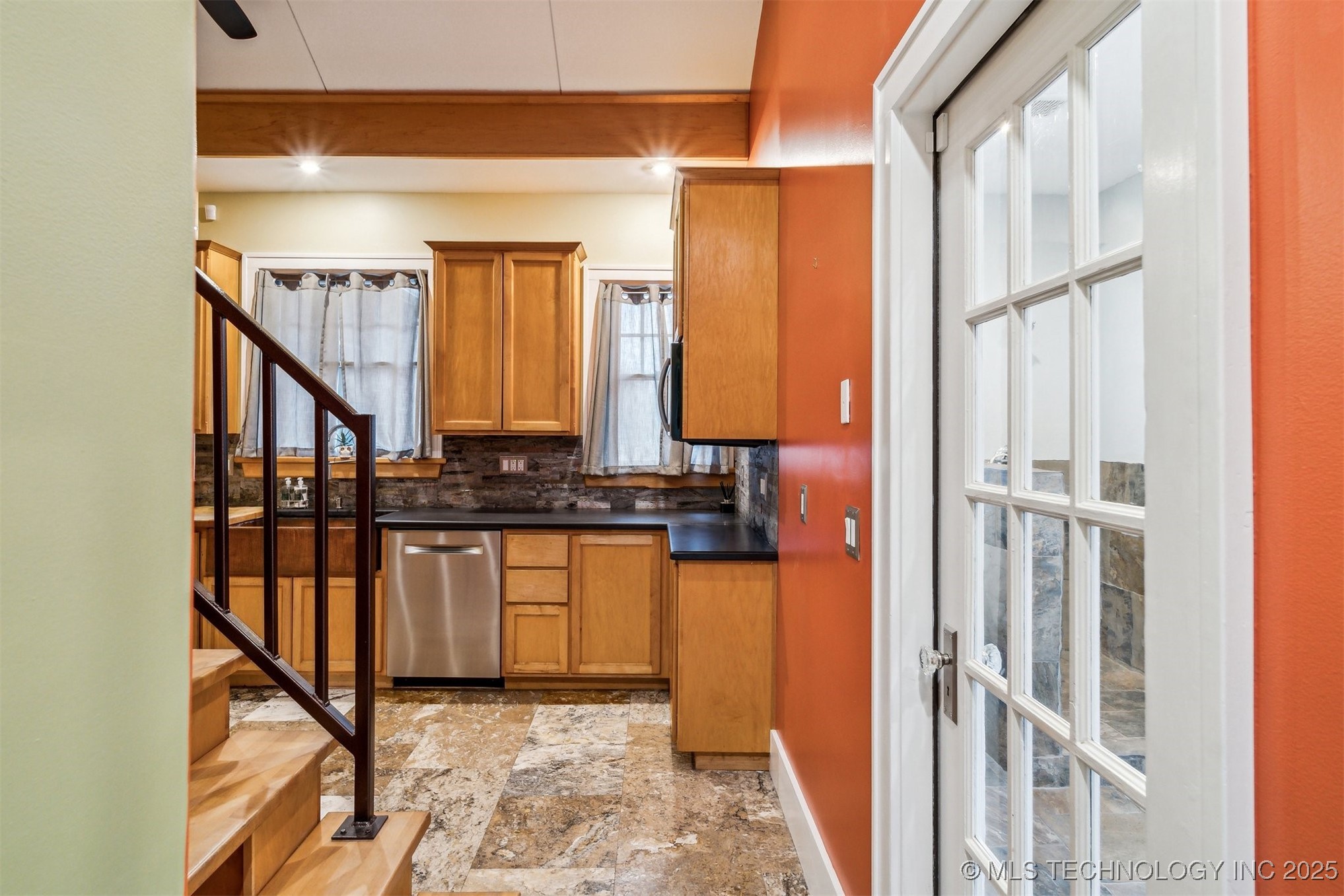1533 S Madison Avenue Property Photo 16