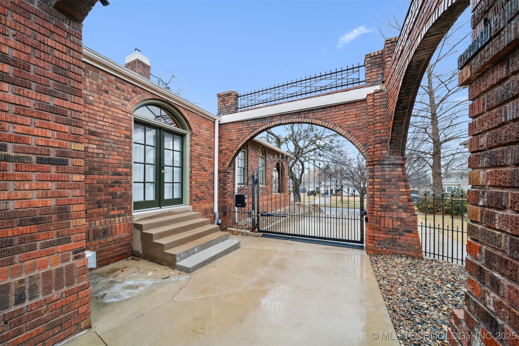 1533 S Madison Avenue Property Photo 46