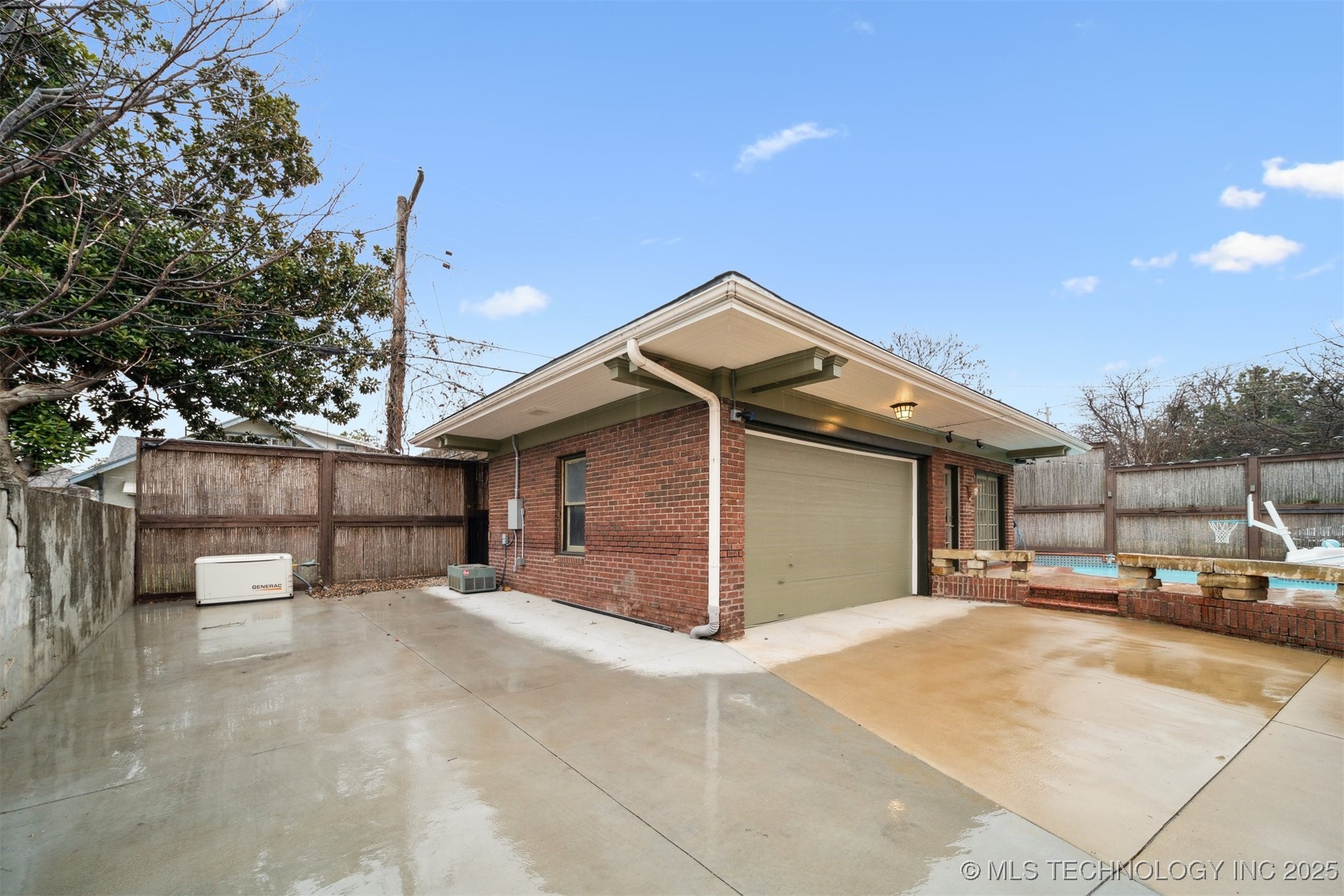 1533 S Madison Avenue Property Photo 49