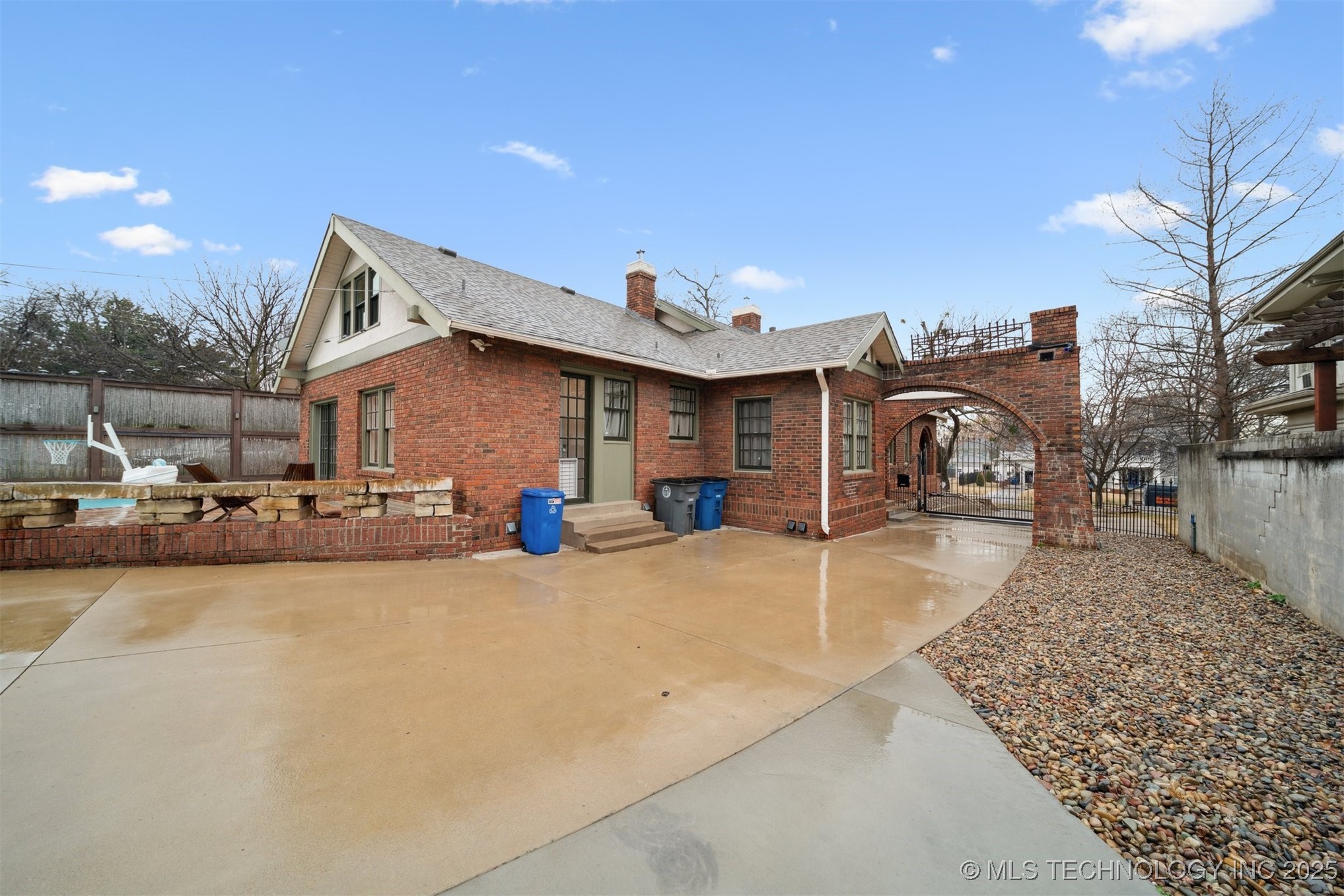 1533 S Madison Avenue Property Photo 57