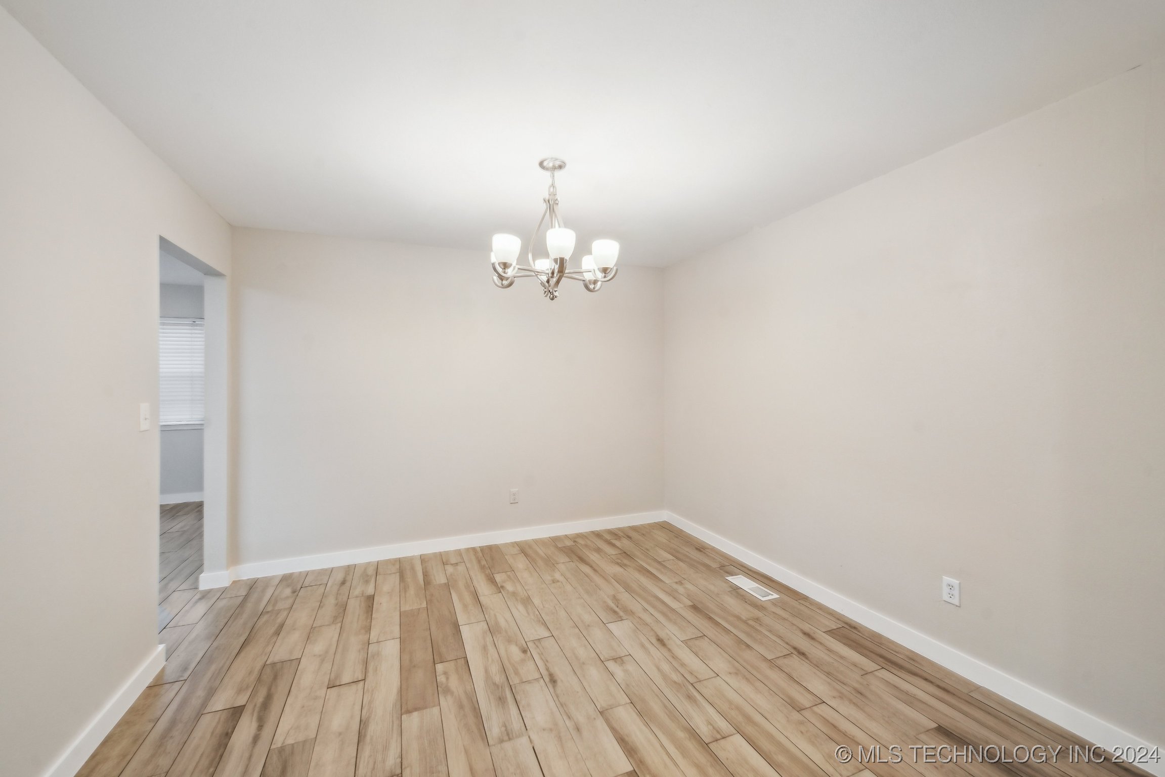 1201 W Sherwood Lane Property Photo 14