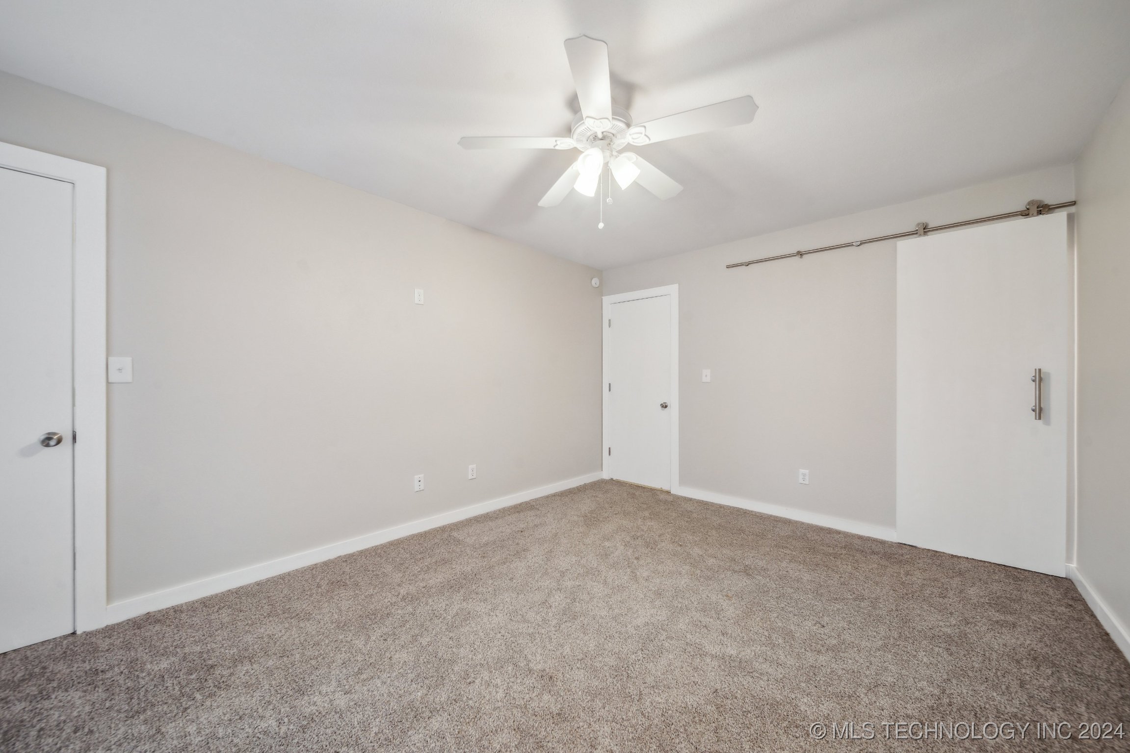 1201 W Sherwood Lane Property Photo 25