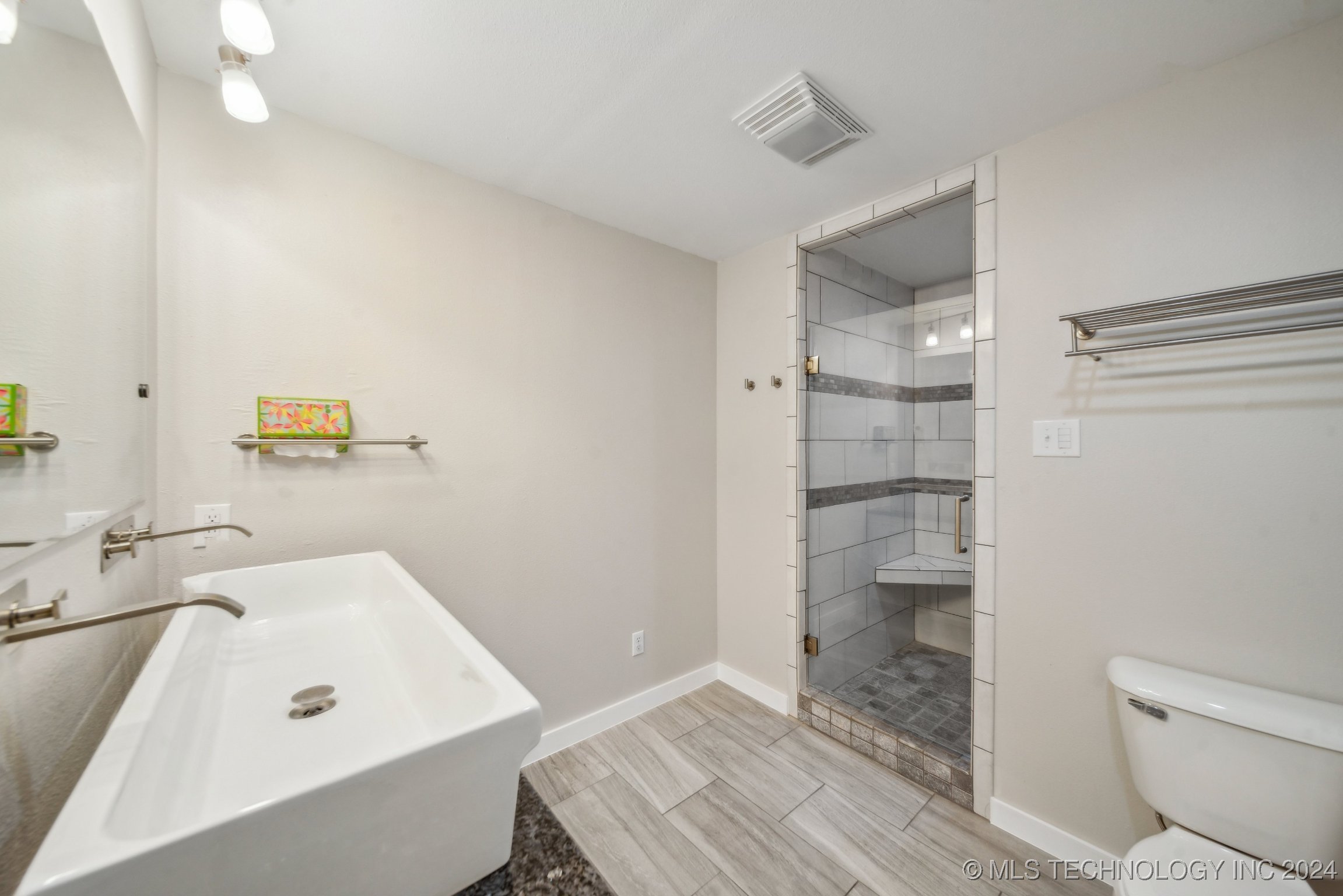 1201 W Sherwood Lane Property Photo 26