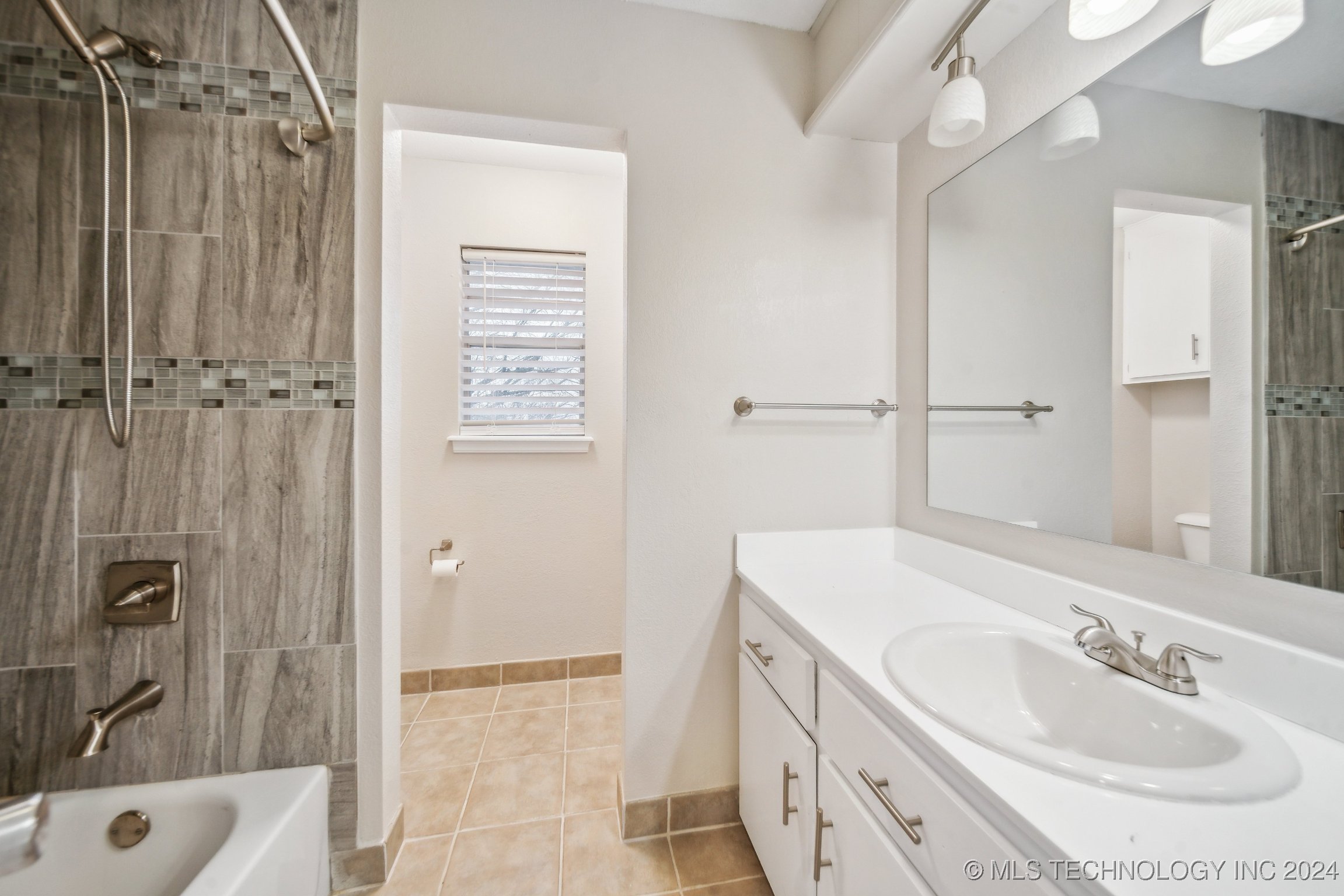 1201 W Sherwood Lane Property Photo 32