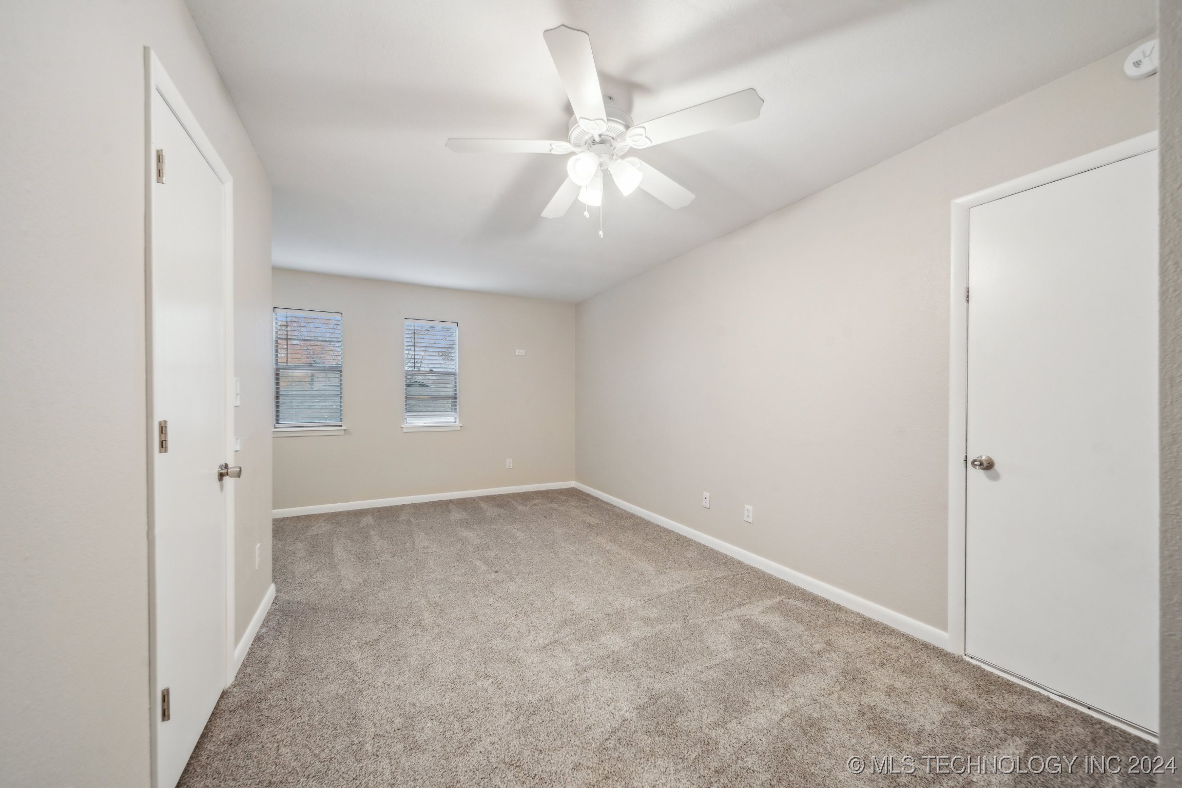 1201 W Sherwood Lane Property Photo 36
