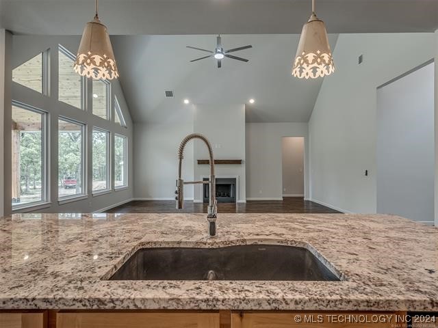 5 W 52nd West Avenue Property Photo 23