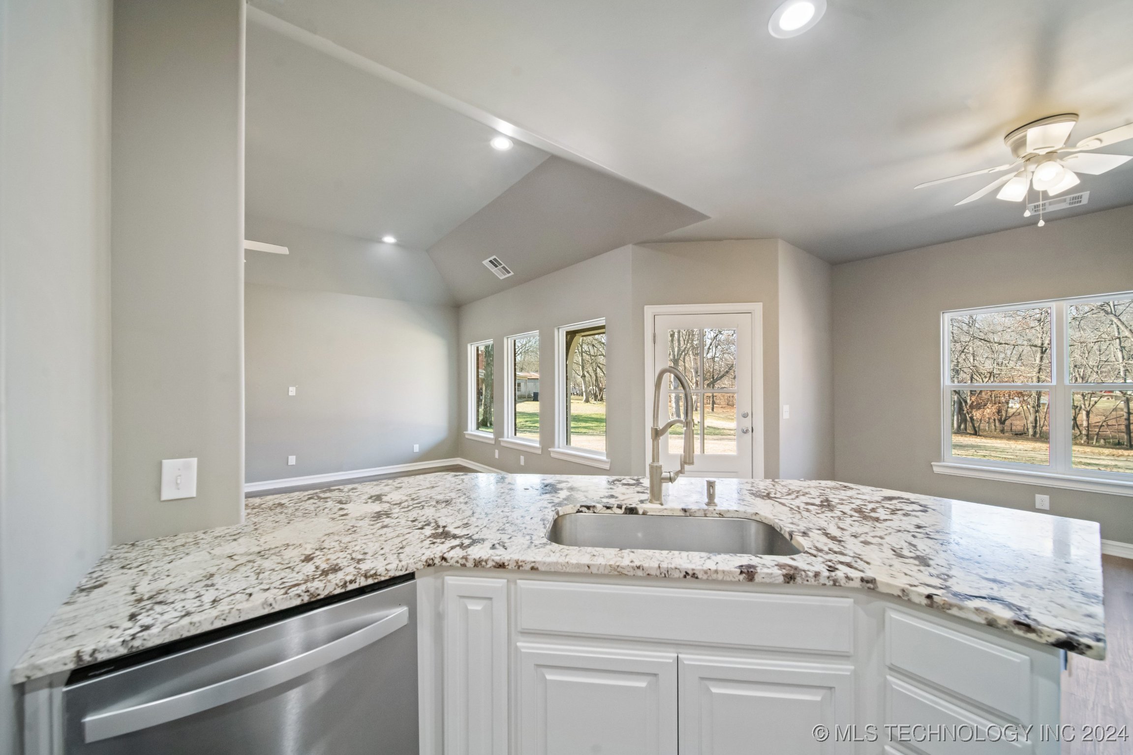 6902 S 219th East Avenue Property Photo 19