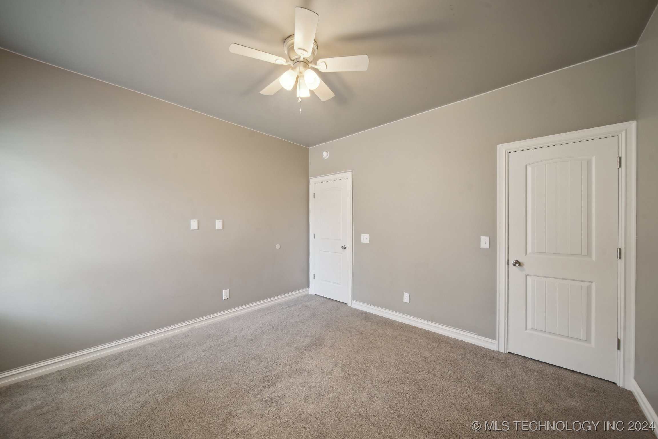6902 S 219th East Avenue Property Photo 29
