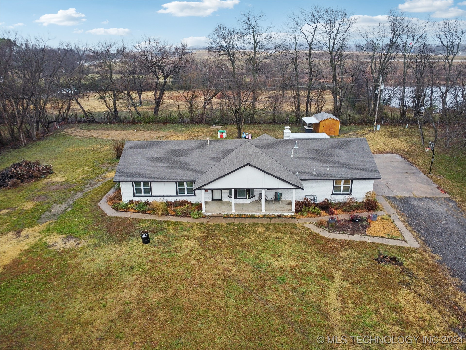 9105 E Shady Circle Property Photo 2
