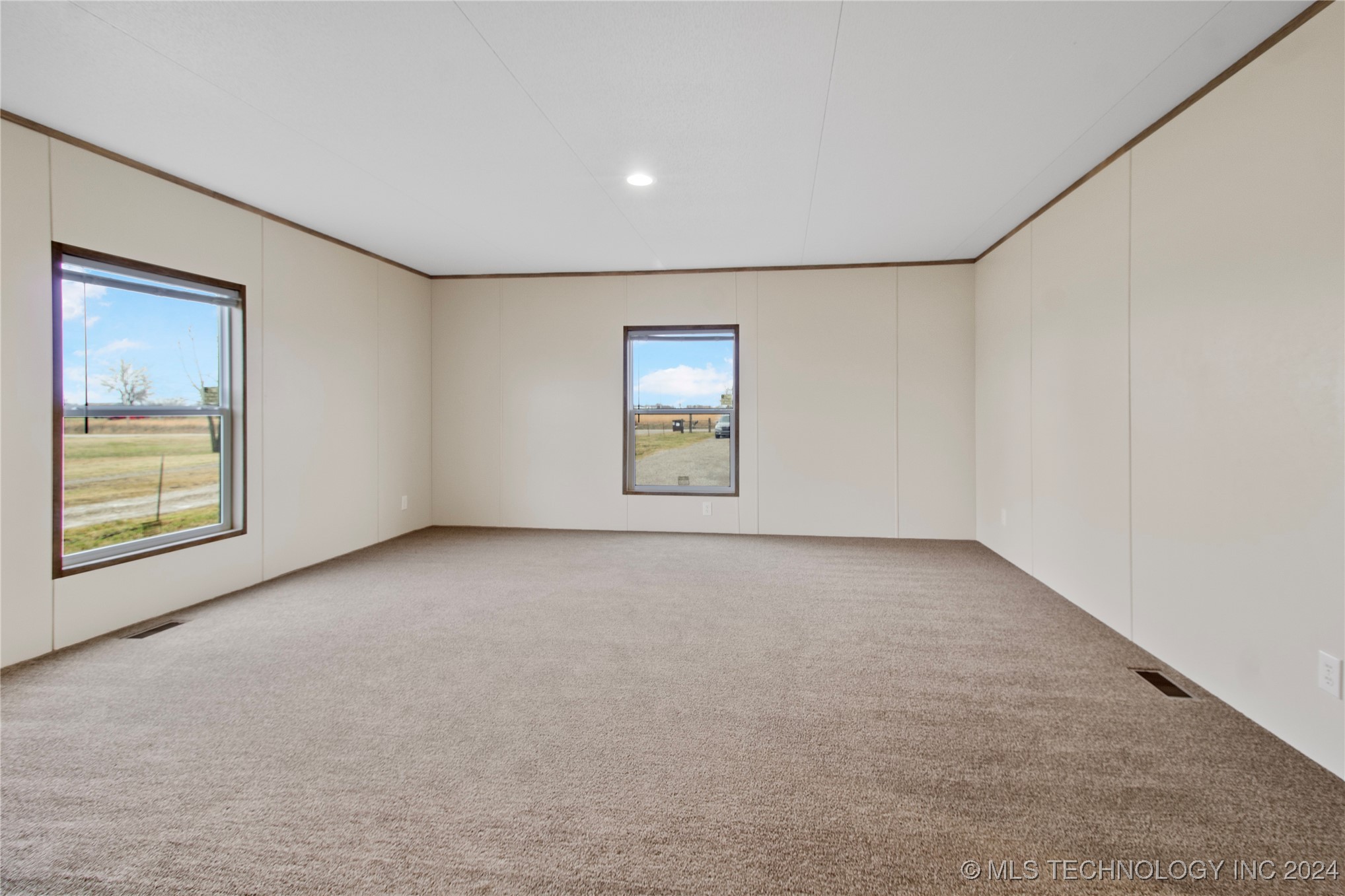 8236 Happy Camp Road Property Photo 12