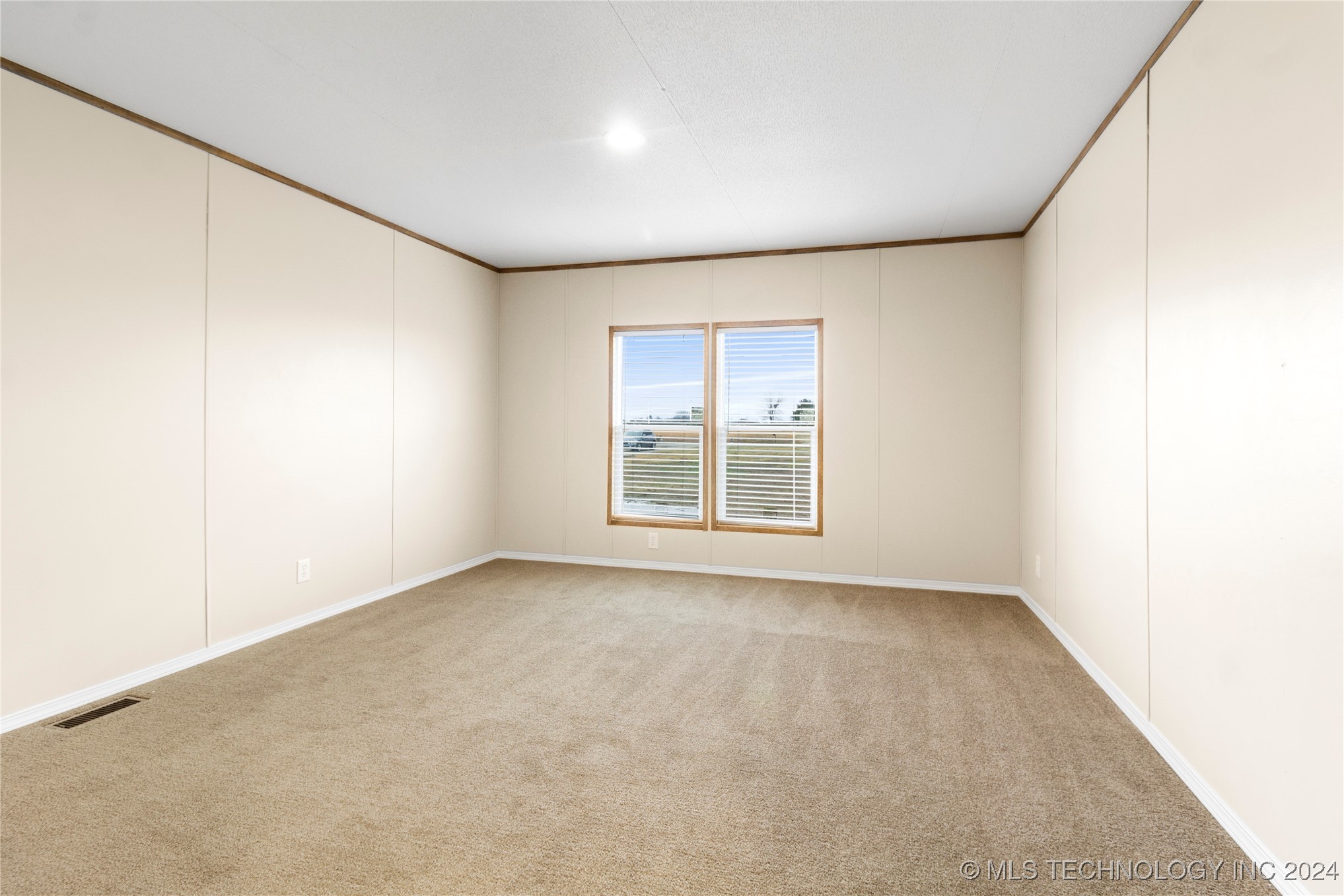 8236 Happy Camp Road Property Photo 15
