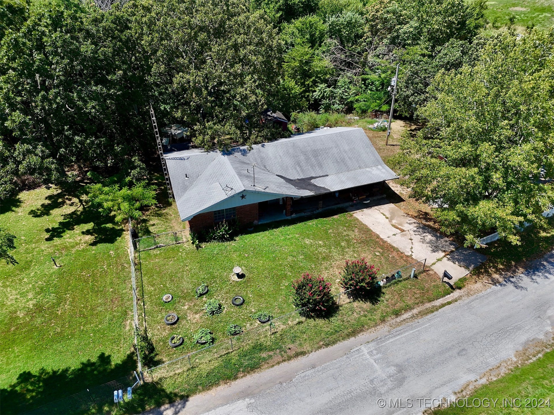 6752 S 444 Road Property Photo 15