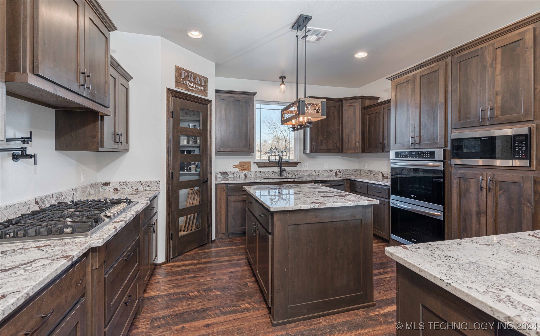 24542 E 720 Road Property Photo 6