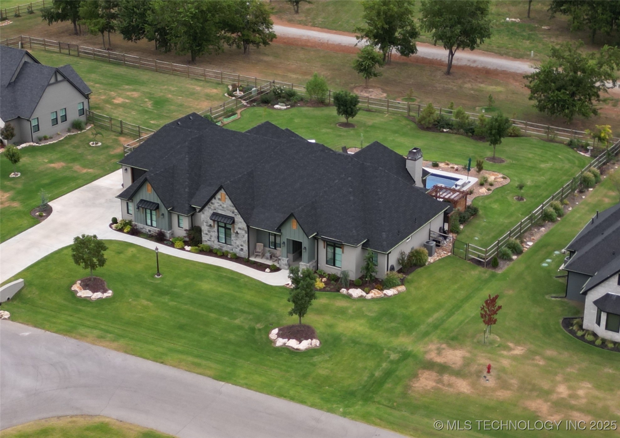 19002 E Chokeberry Street Property Photo 10