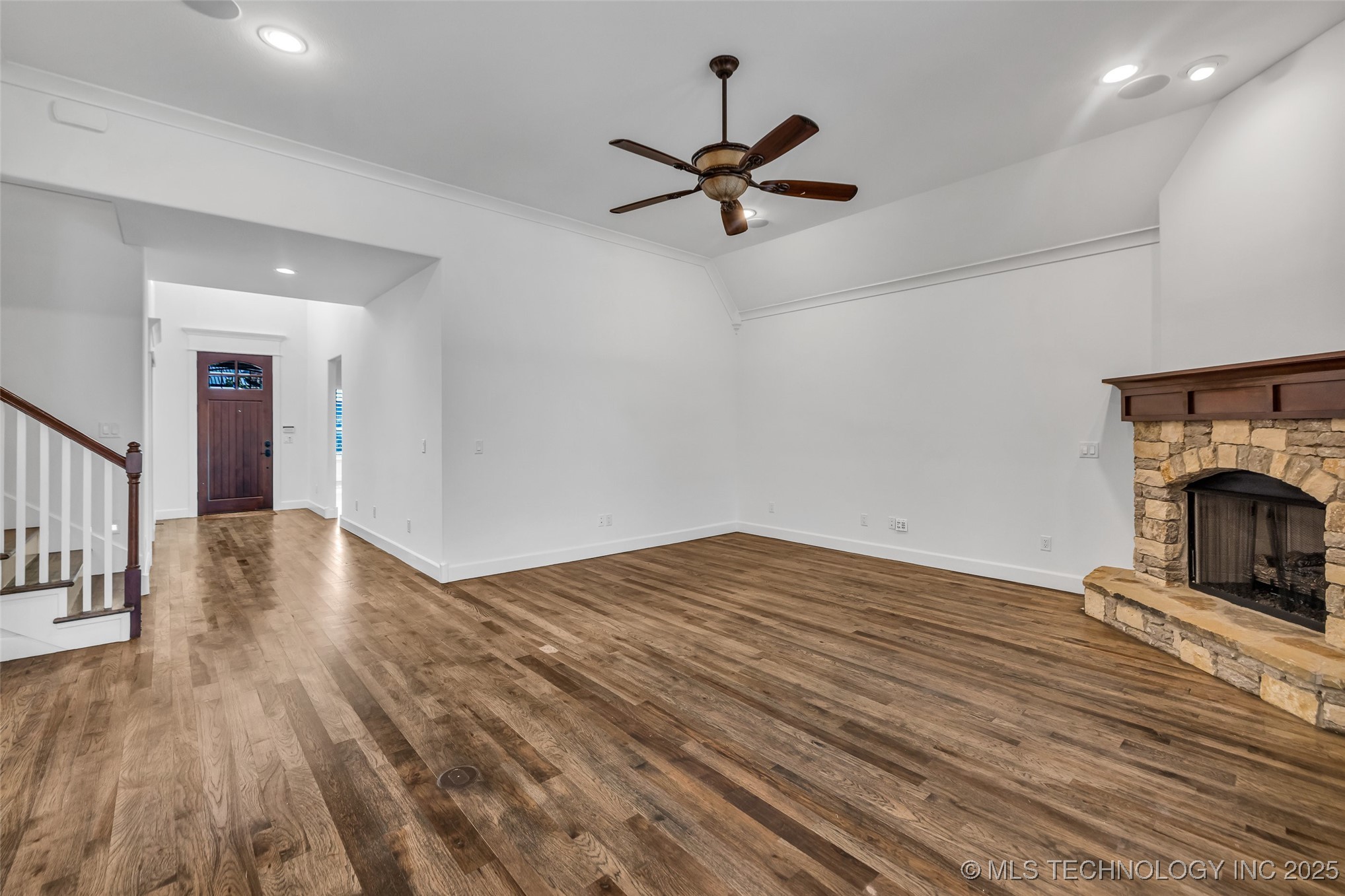 12050 S 68th East Avenue E Property Photo 3