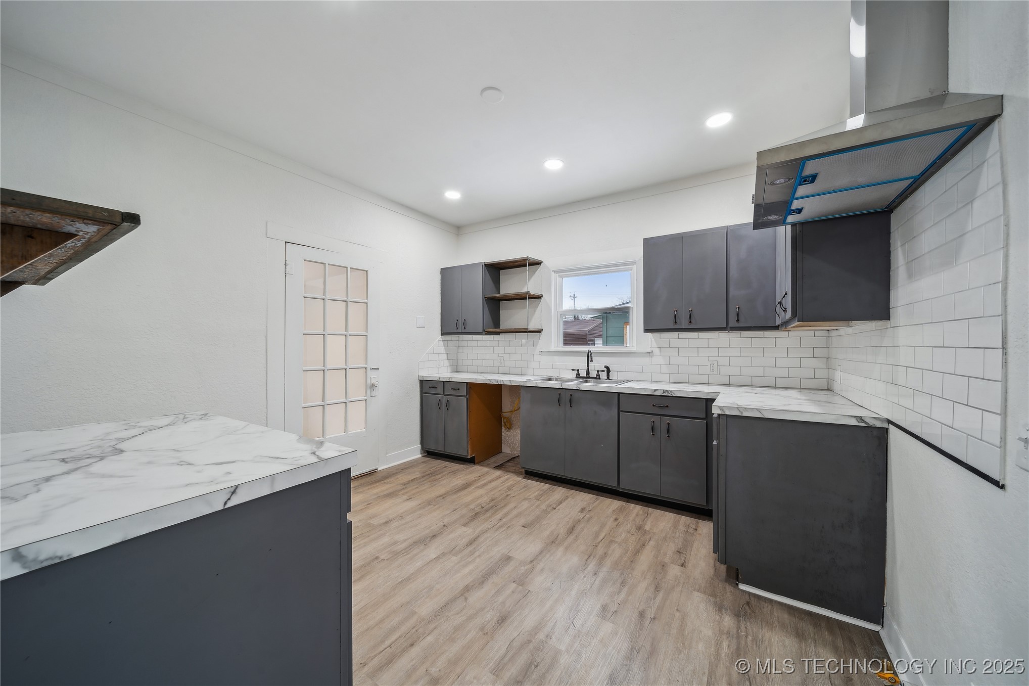 708 S Miami Avenue Property Photo 8