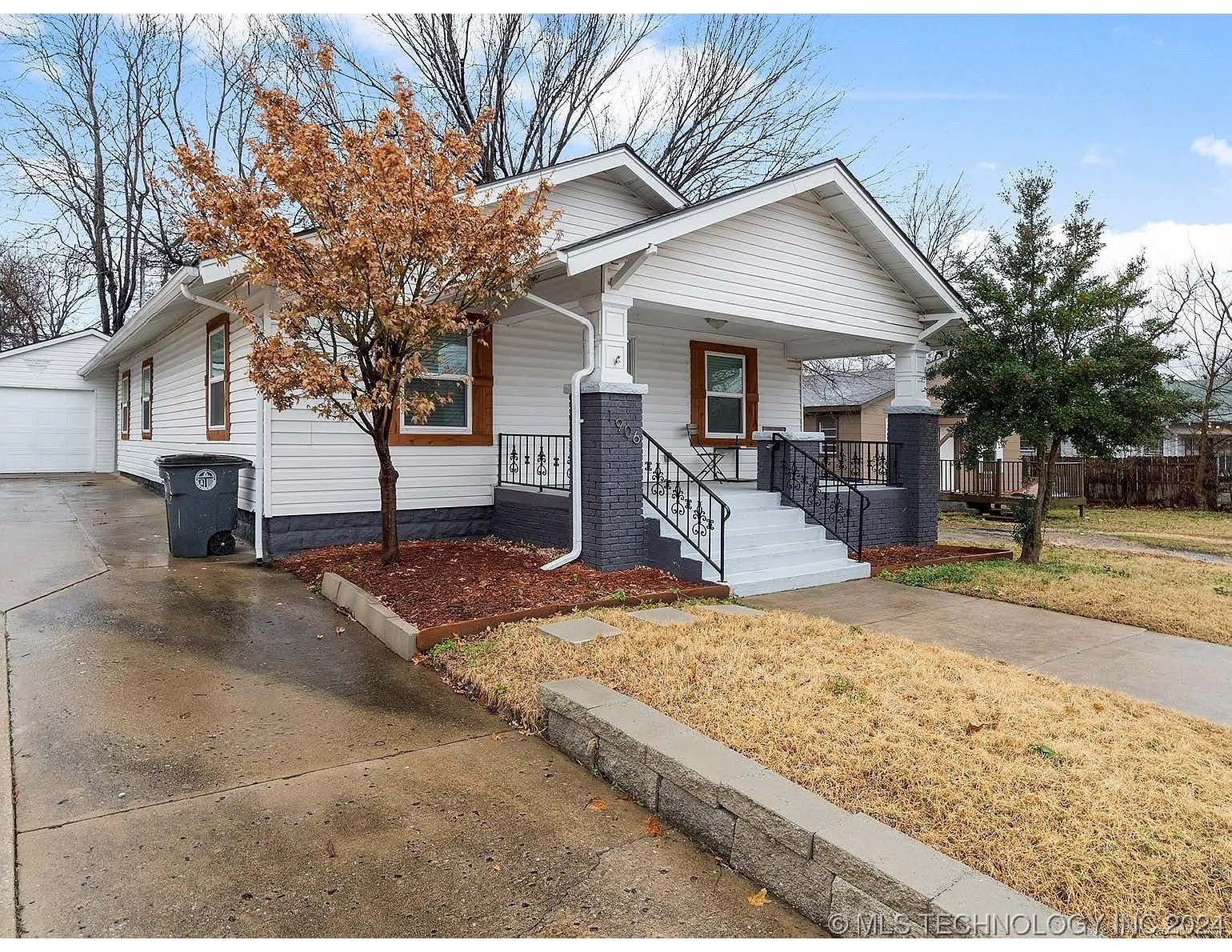 1906 W Easton Court Property Photo
