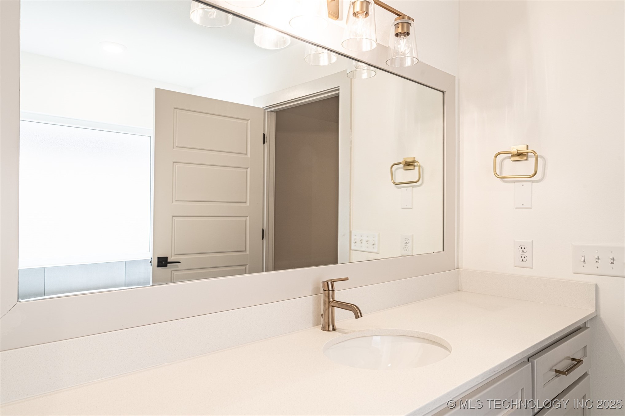6026 E 127th Street Property Photo 28