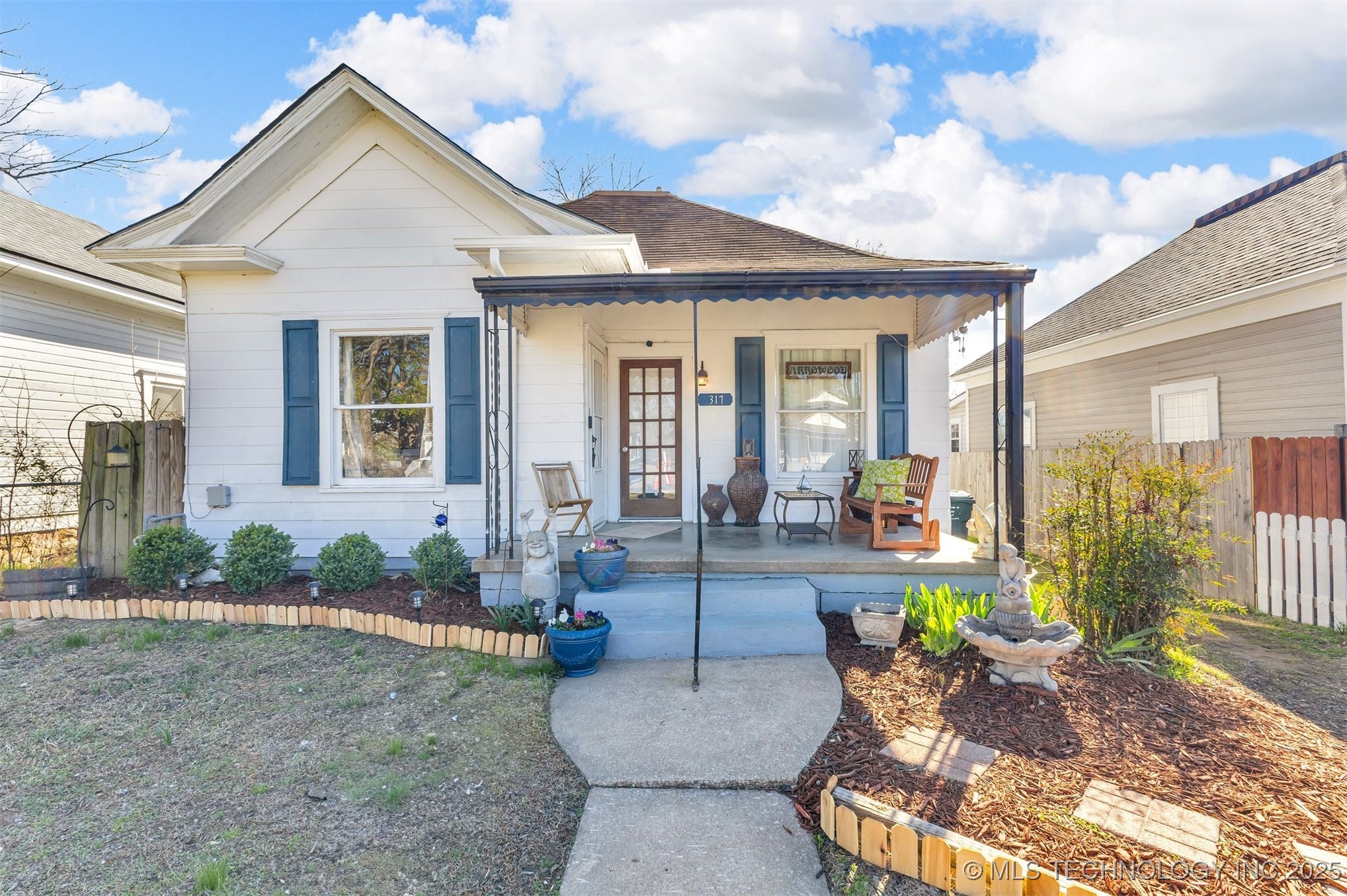317 E 4th Street Property Photo