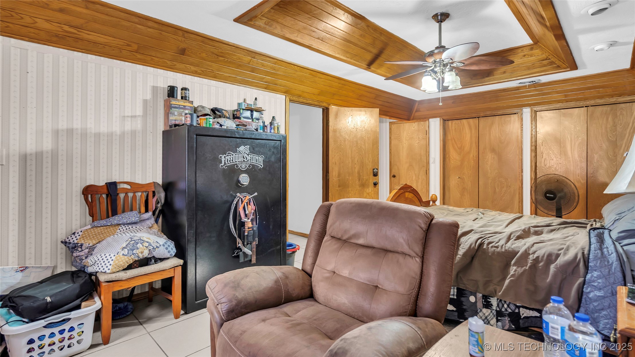 18860 11th Street Property Photo 14