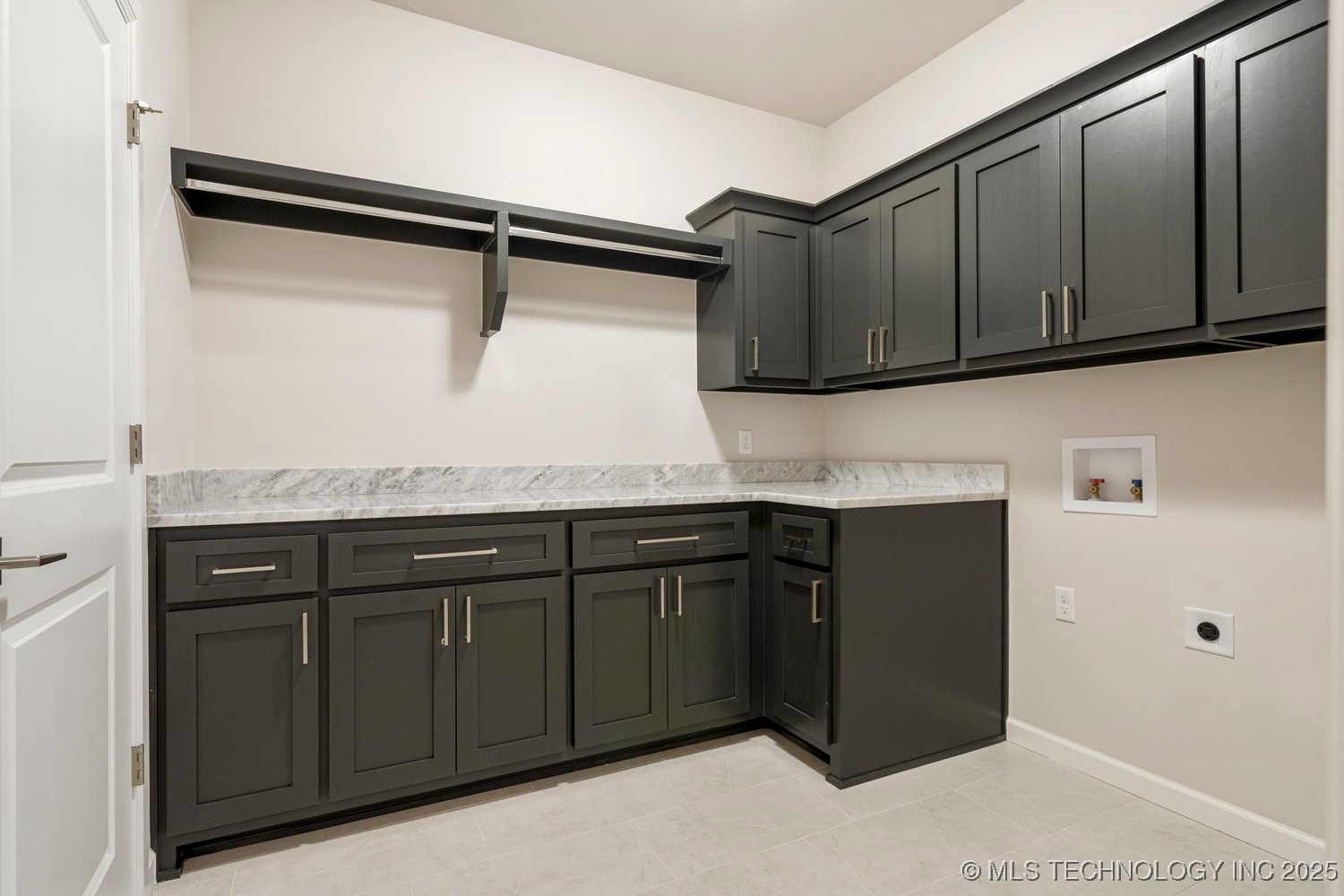 2715 W Tucson Court Property Photo 3