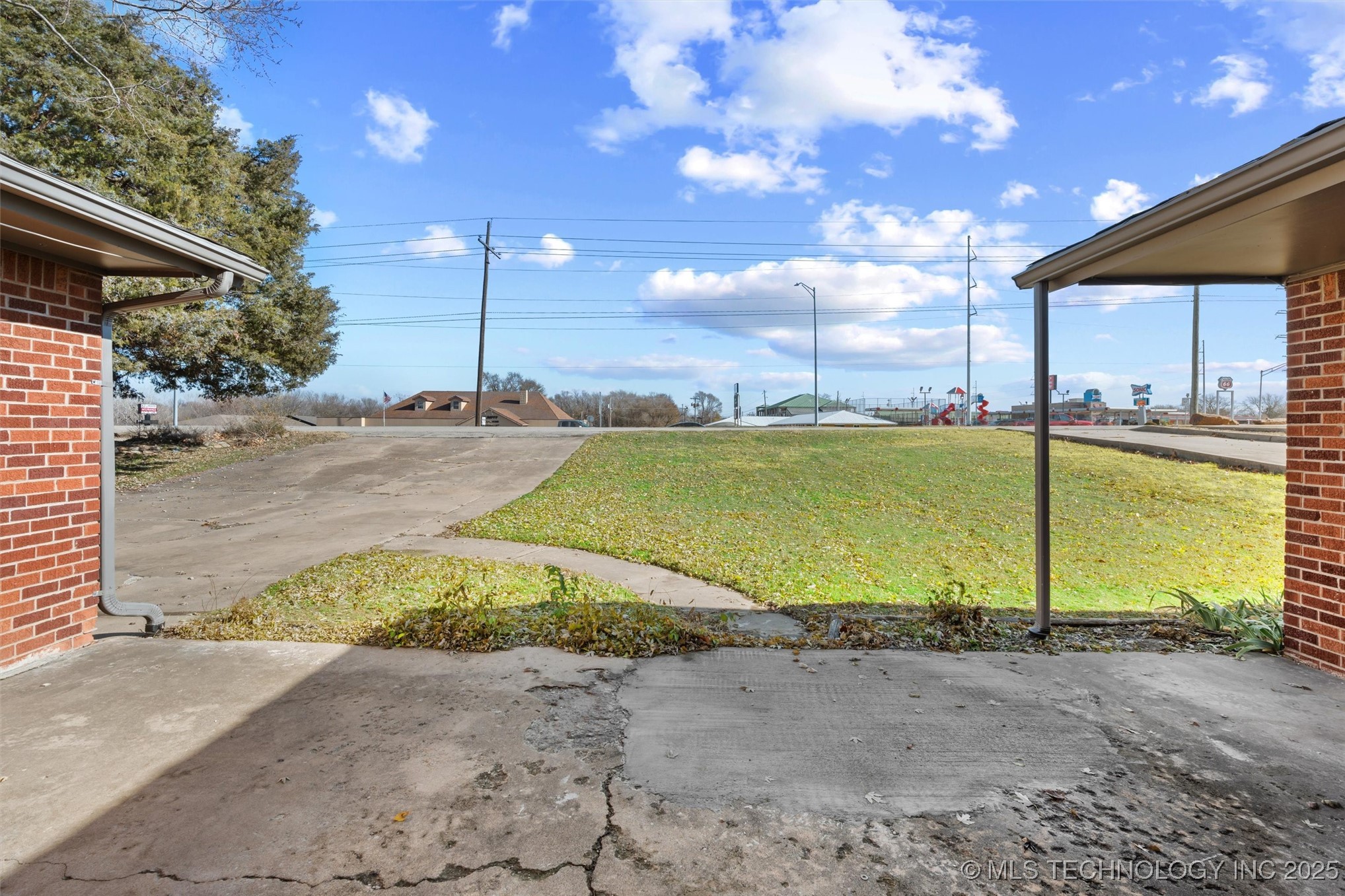 1613 Se Washington Boulevard Property Photo 4