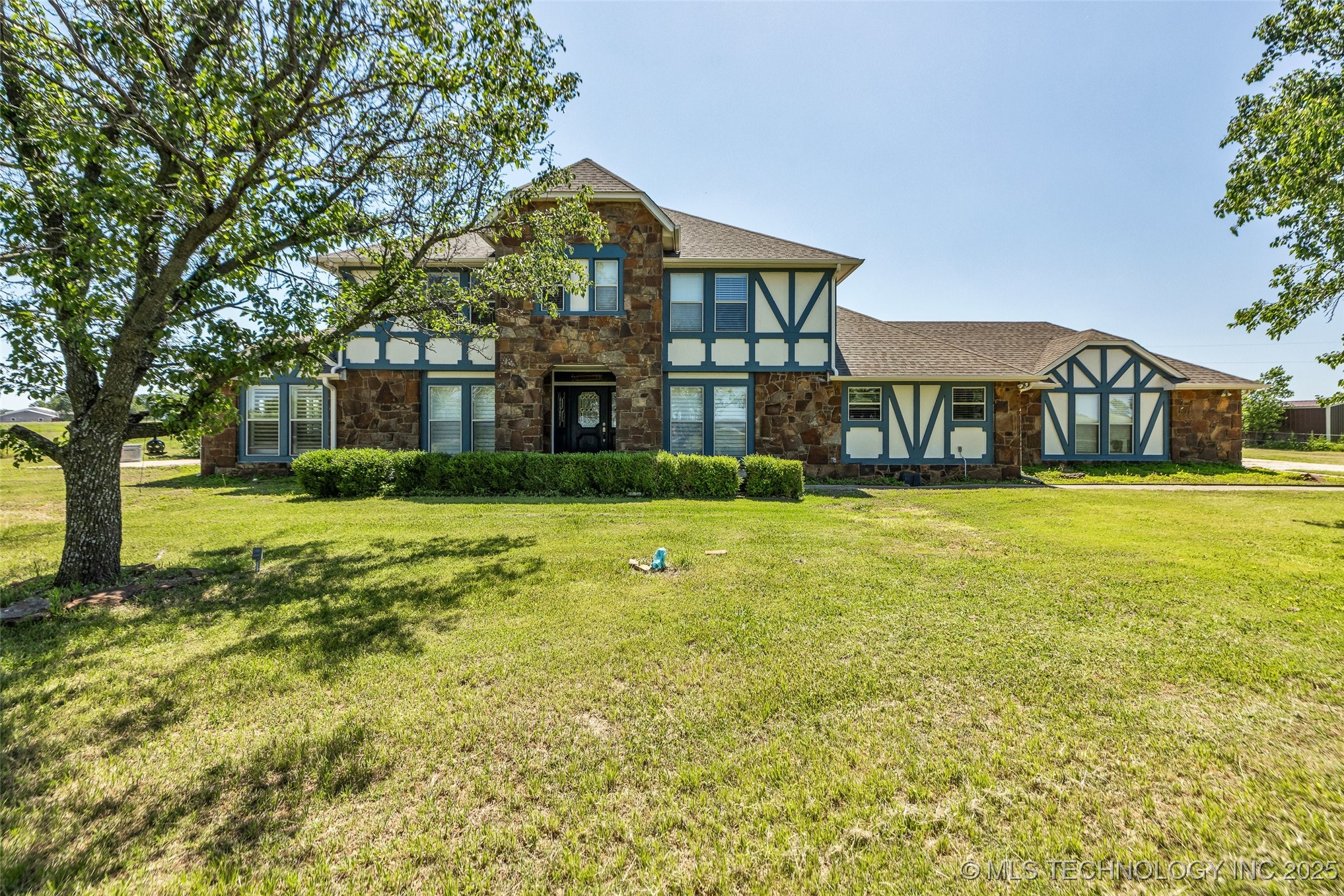 7033 S 4130 Road Property Photo 1