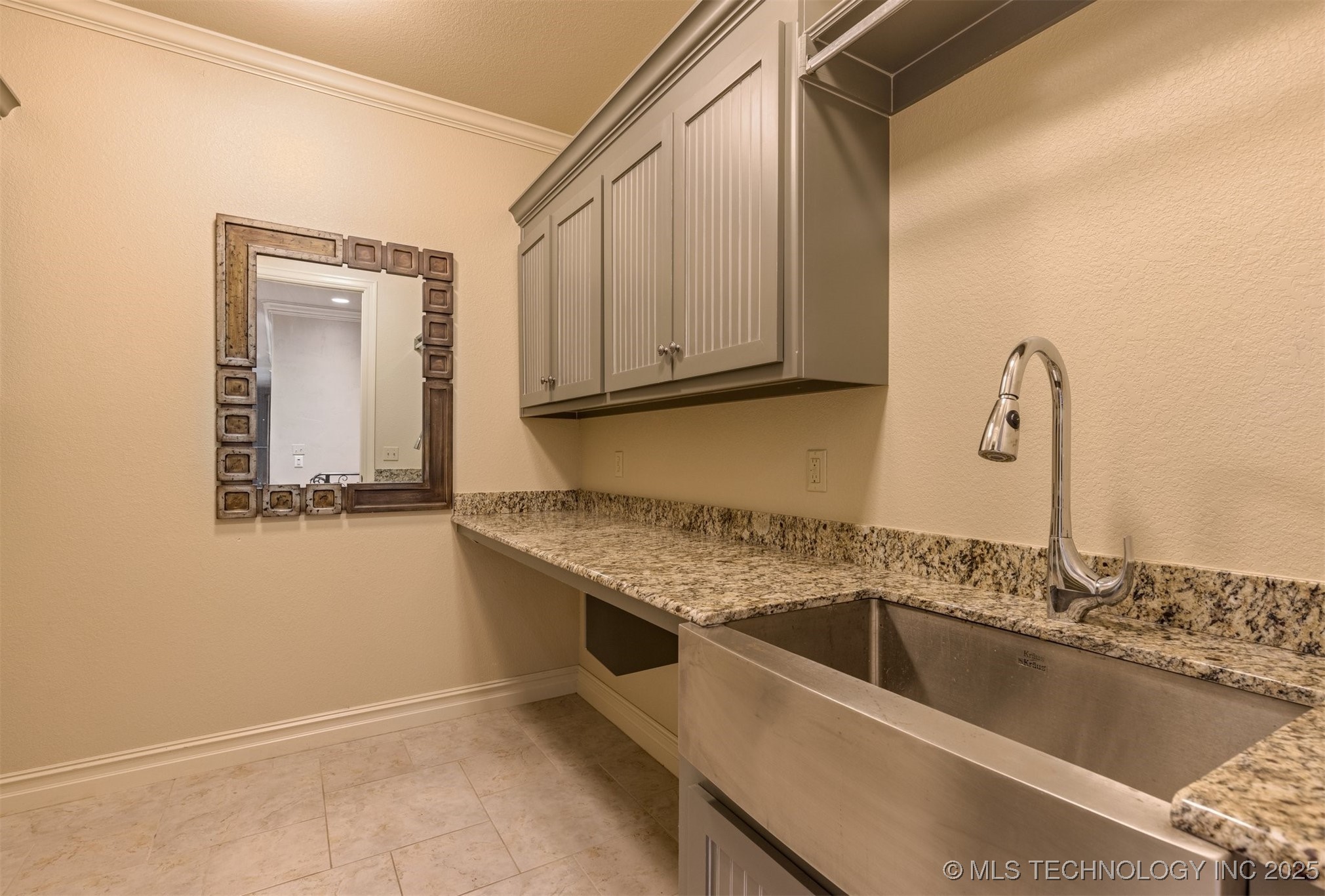 405 E Decatur Street Property Photo 75