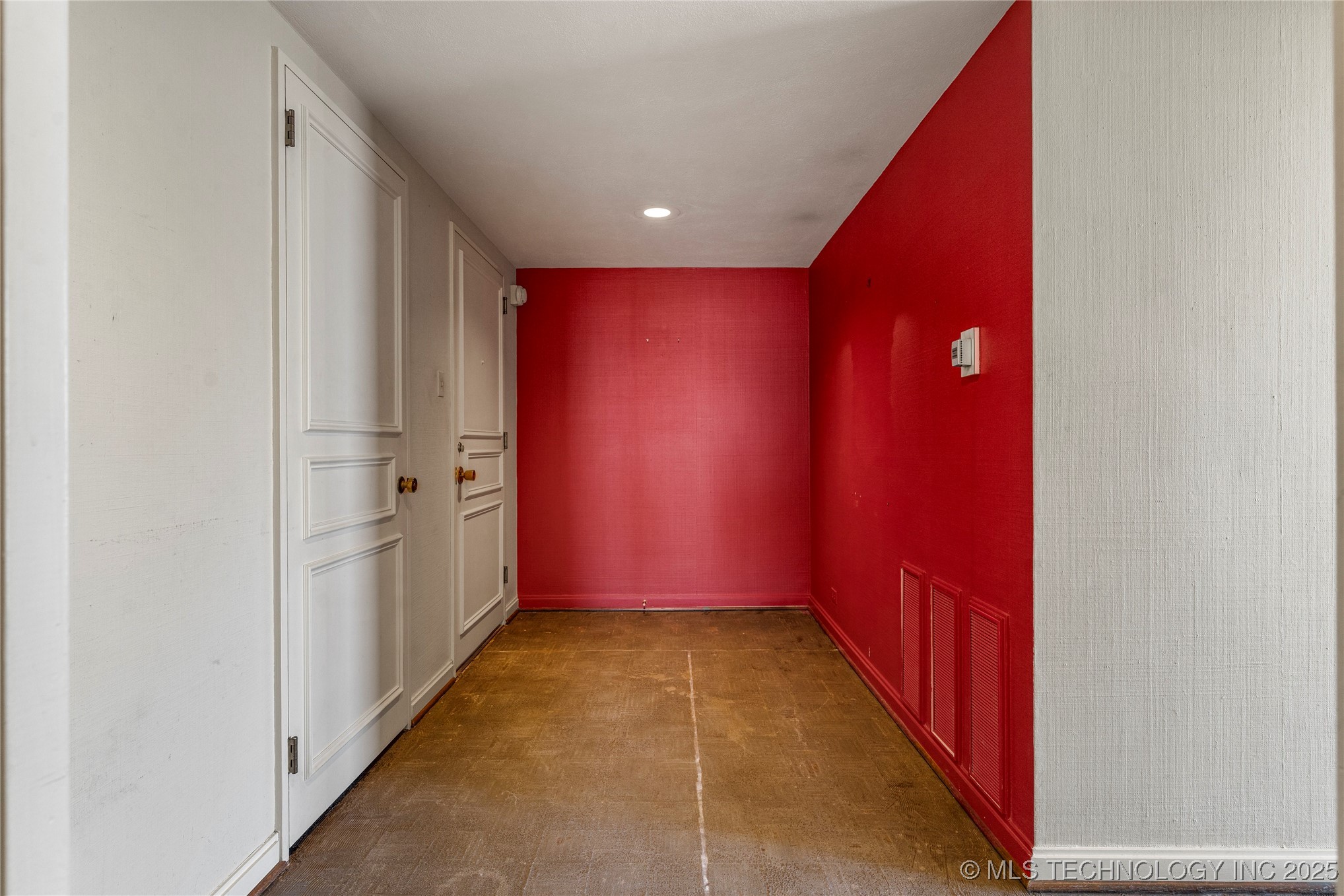 2300 Riverside Drive E Property Photo 4