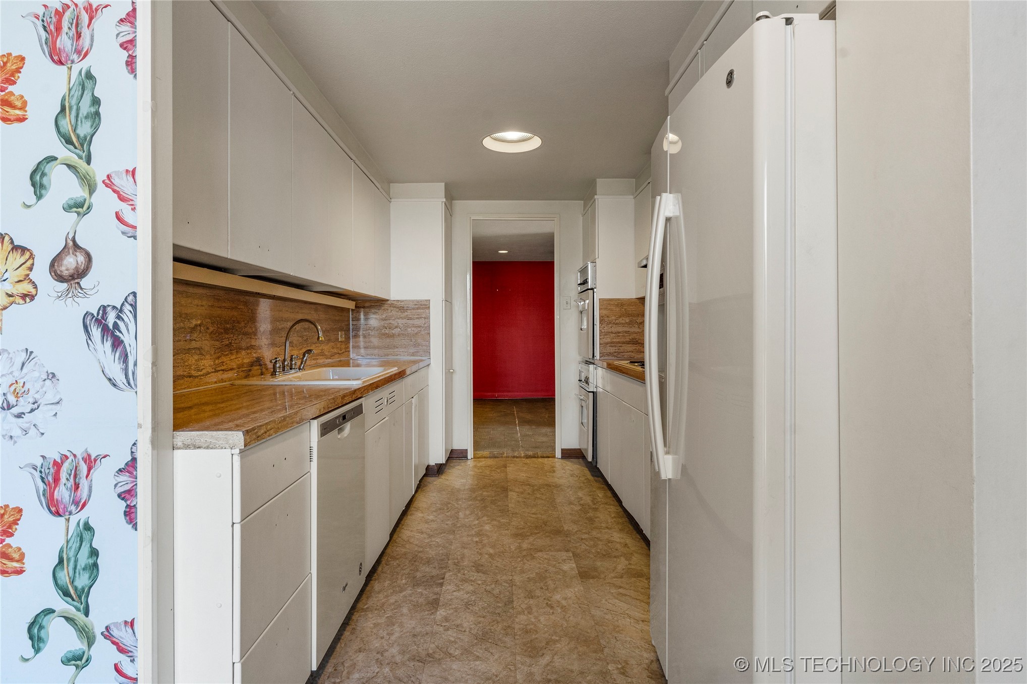 2300 Riverside Drive E Property Photo 7