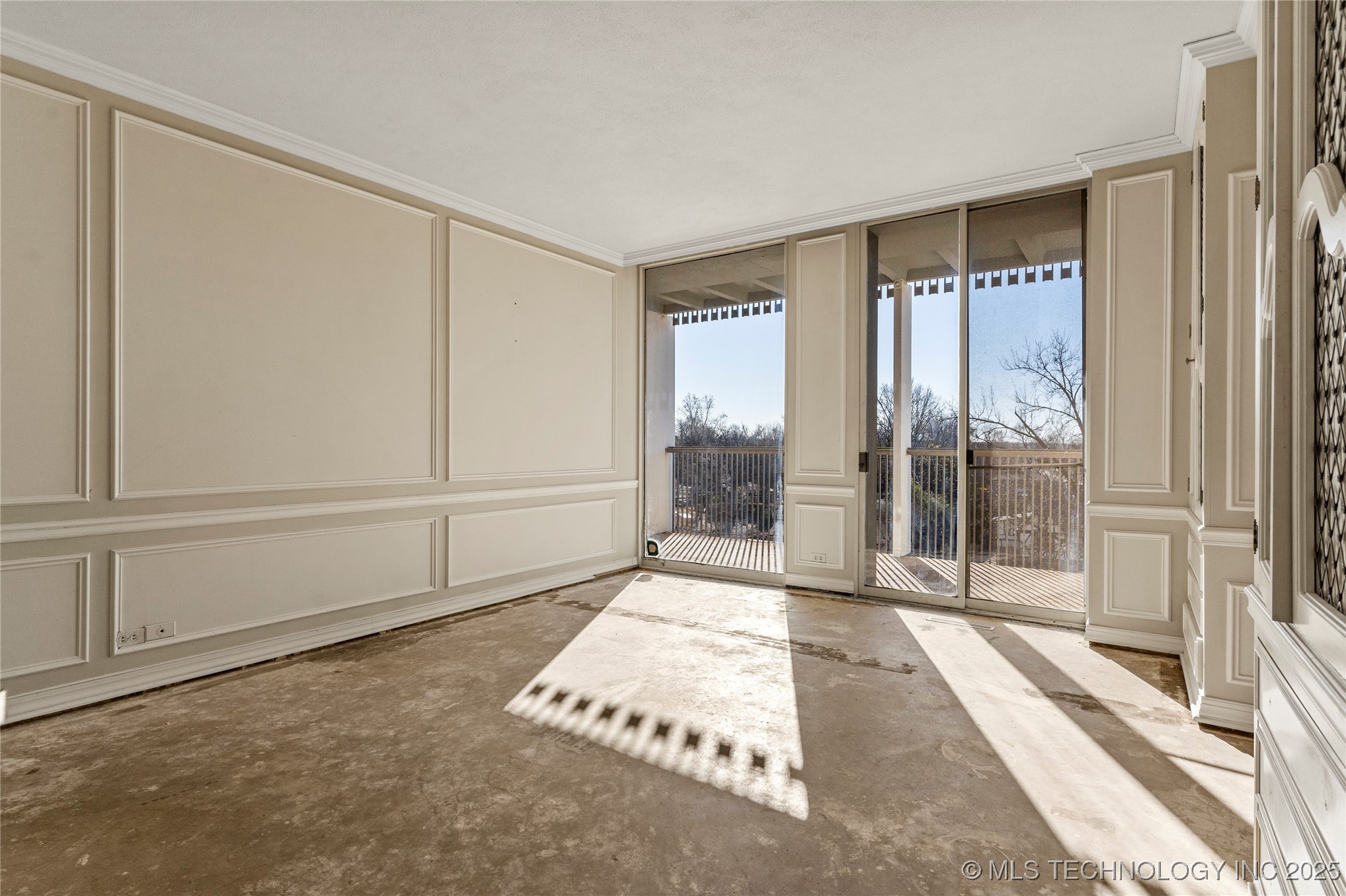2300 Riverside Drive E Property Photo 11