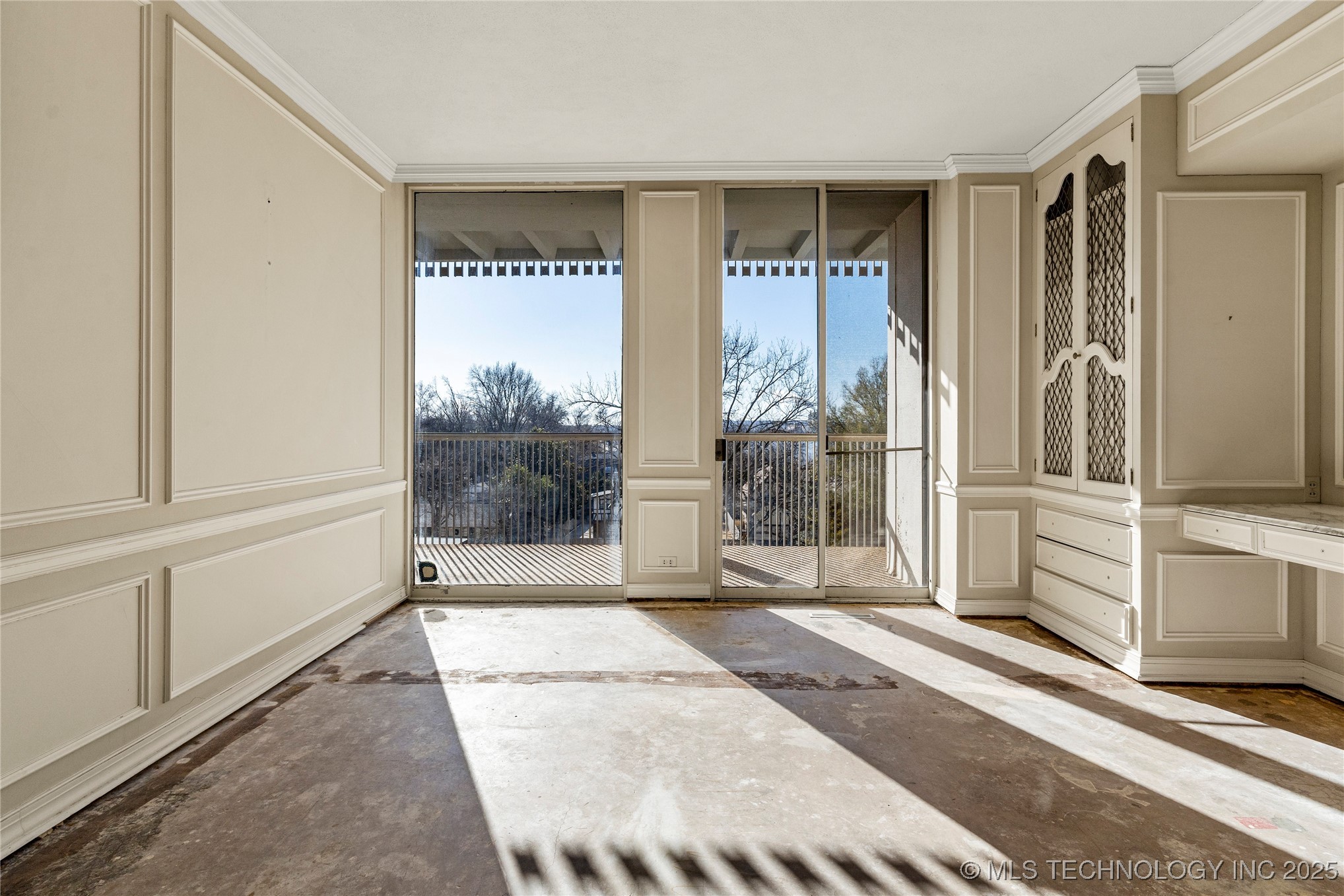 2300 Riverside Drive E Property Photo 12