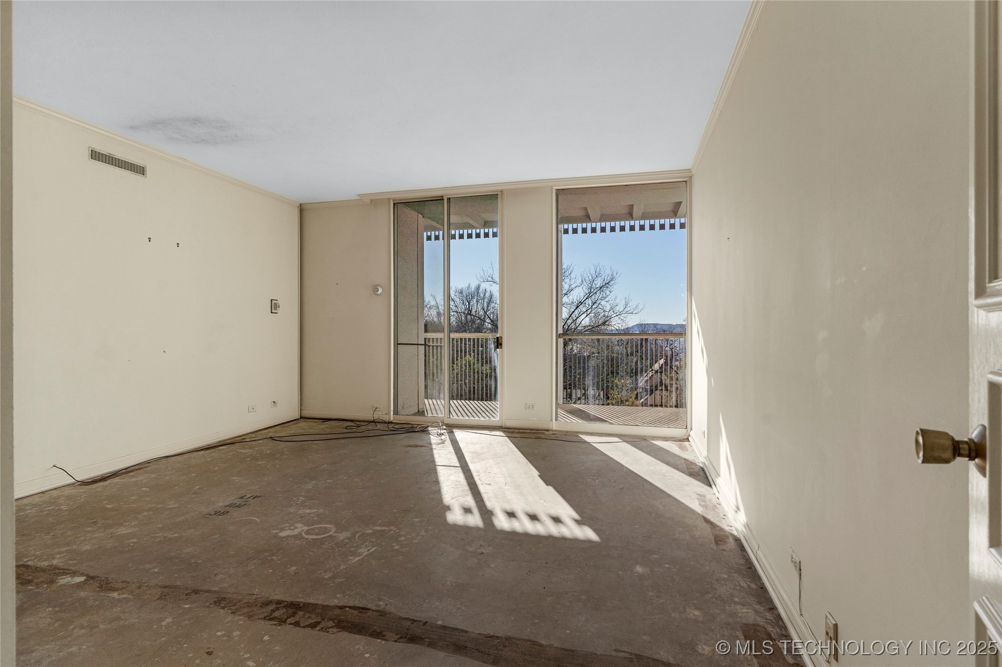 2300 Riverside Drive E Property Photo 20