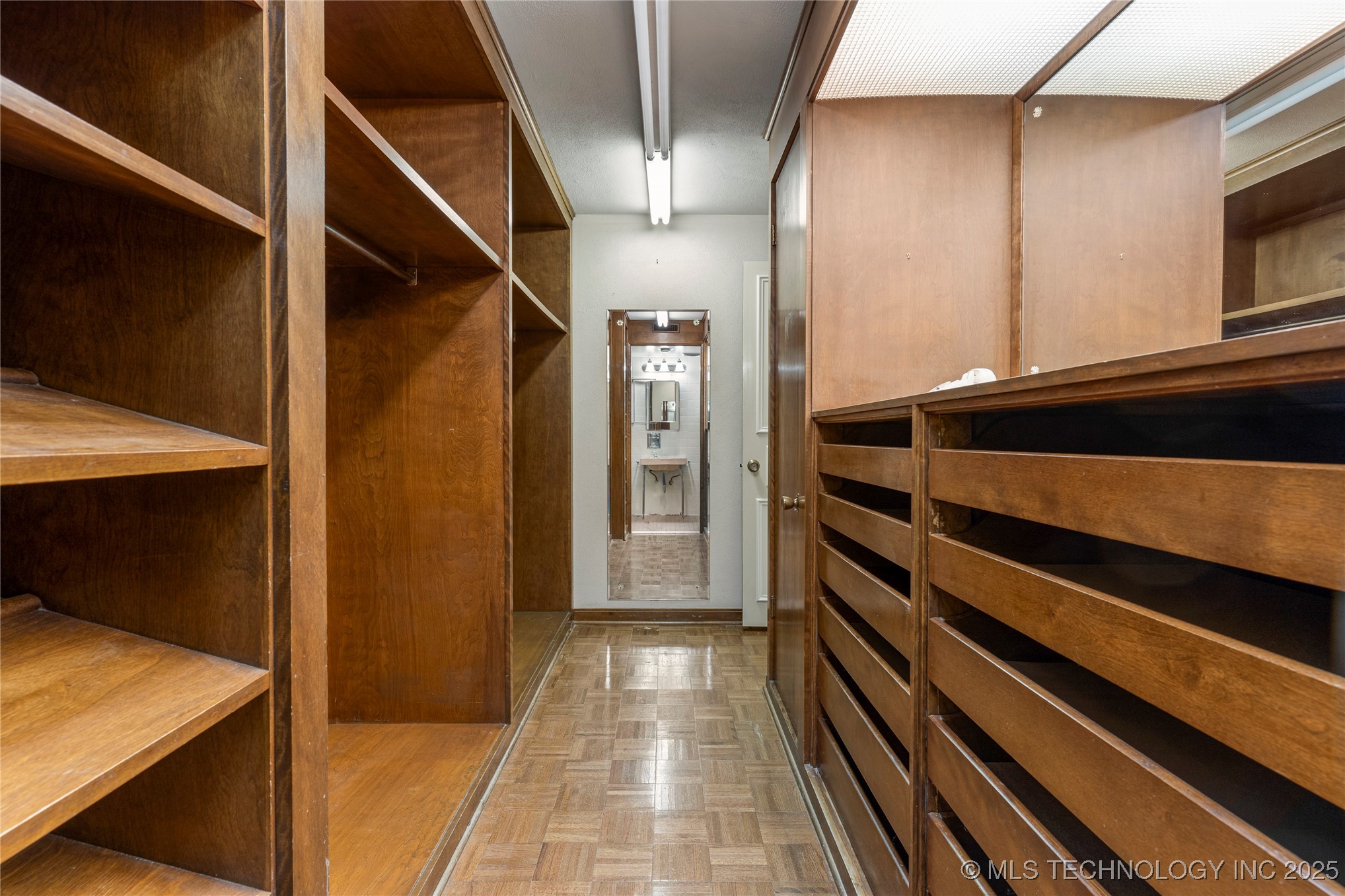 2300 Riverside Drive E Property Photo 23