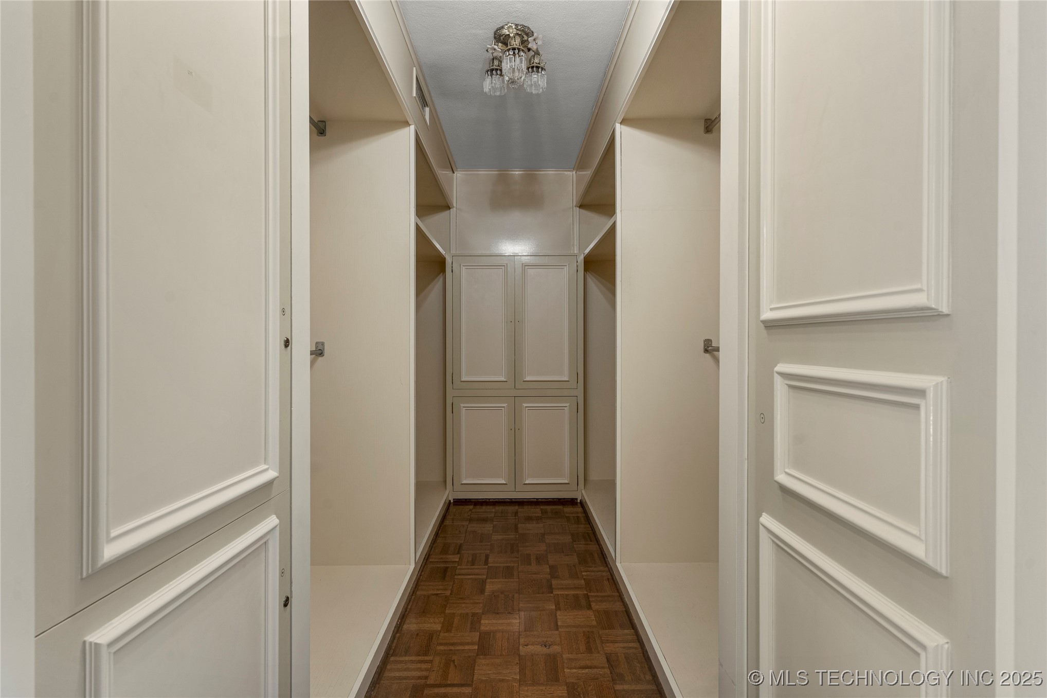 2300 Riverside Drive E Property Photo 25